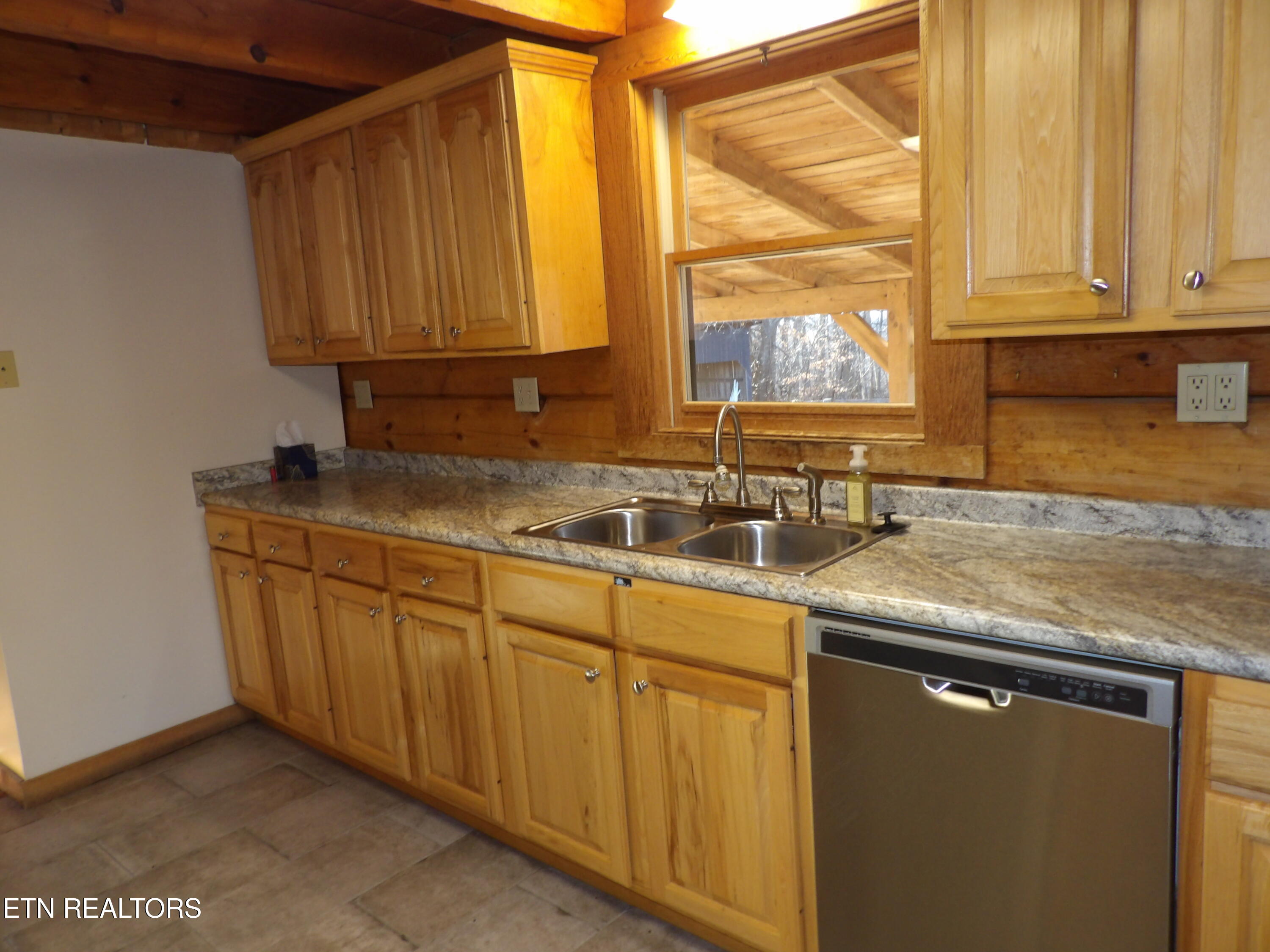 323 Beech Hollow Road Harrogate TN 37752