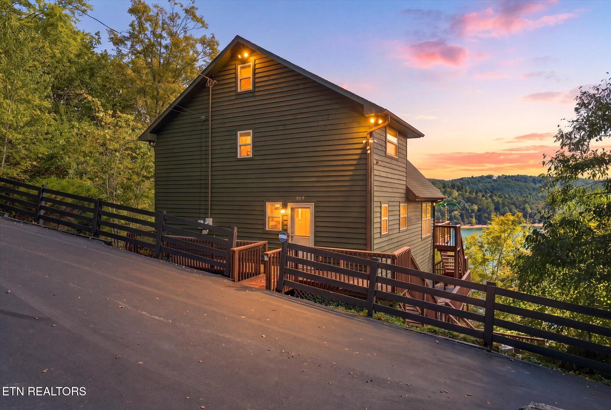 869 Flat Hollow Marina Road Speedwell TN 37870