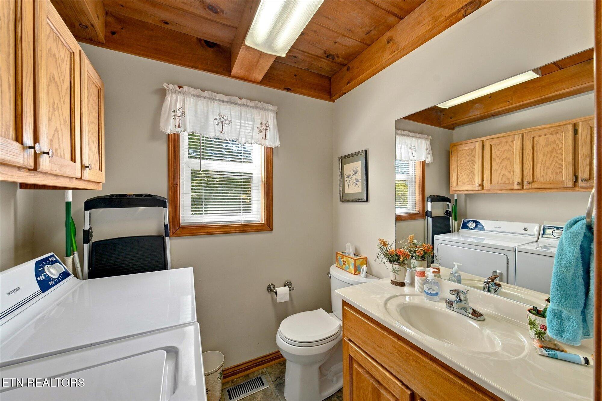 869 Flat Hollow Marina Road Speedwell TN 37870