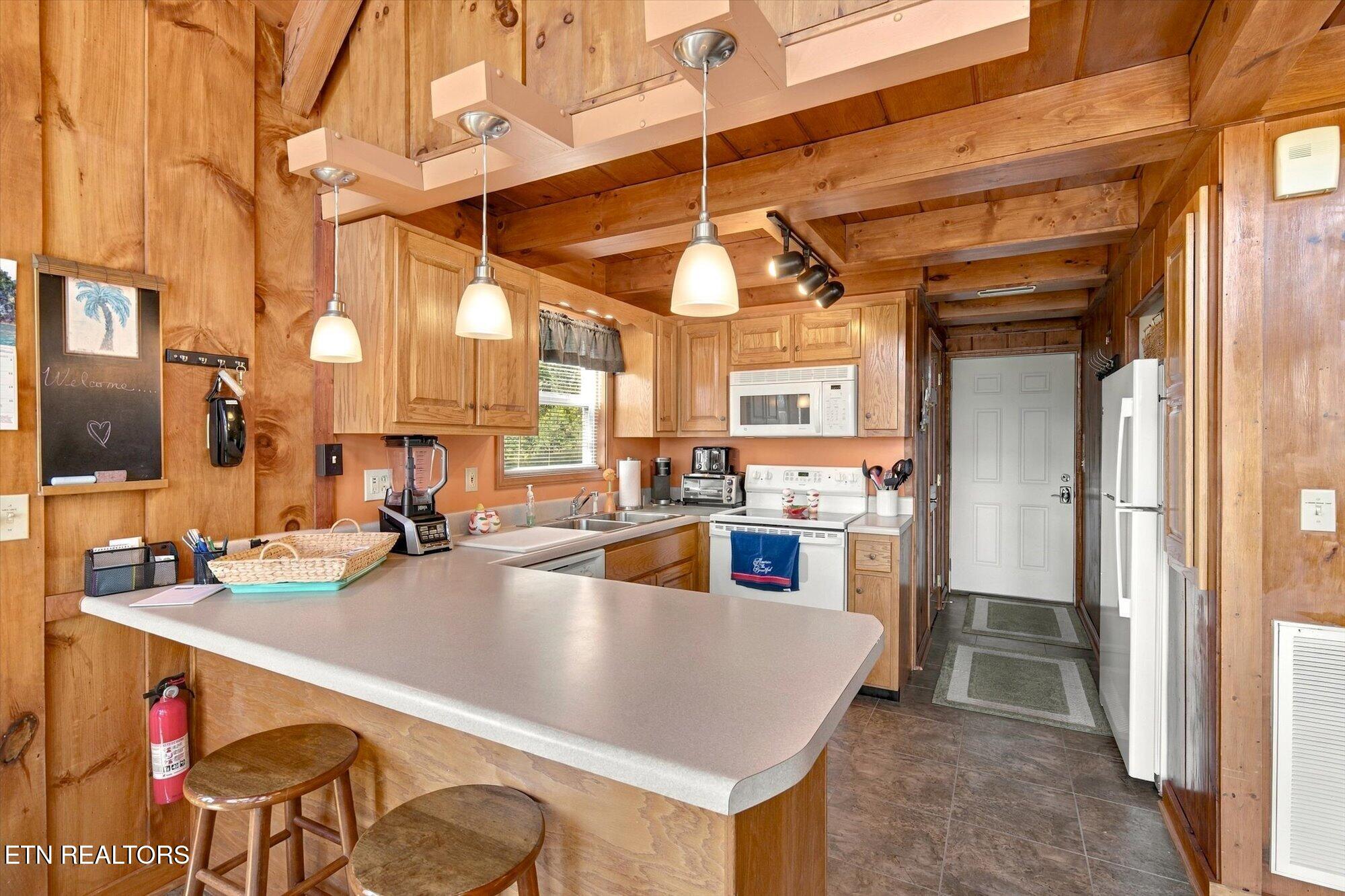 869 Flat Hollow Marina Road Speedwell TN 37870