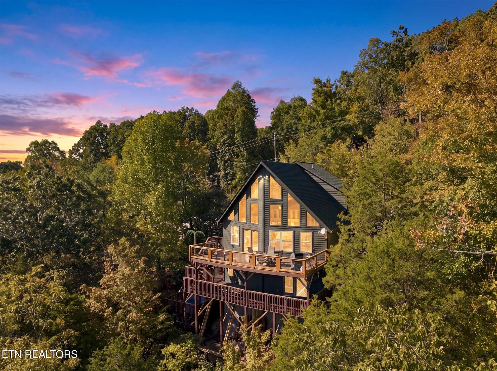869 Flat Hollow Marina Road Speedwell TN 37870