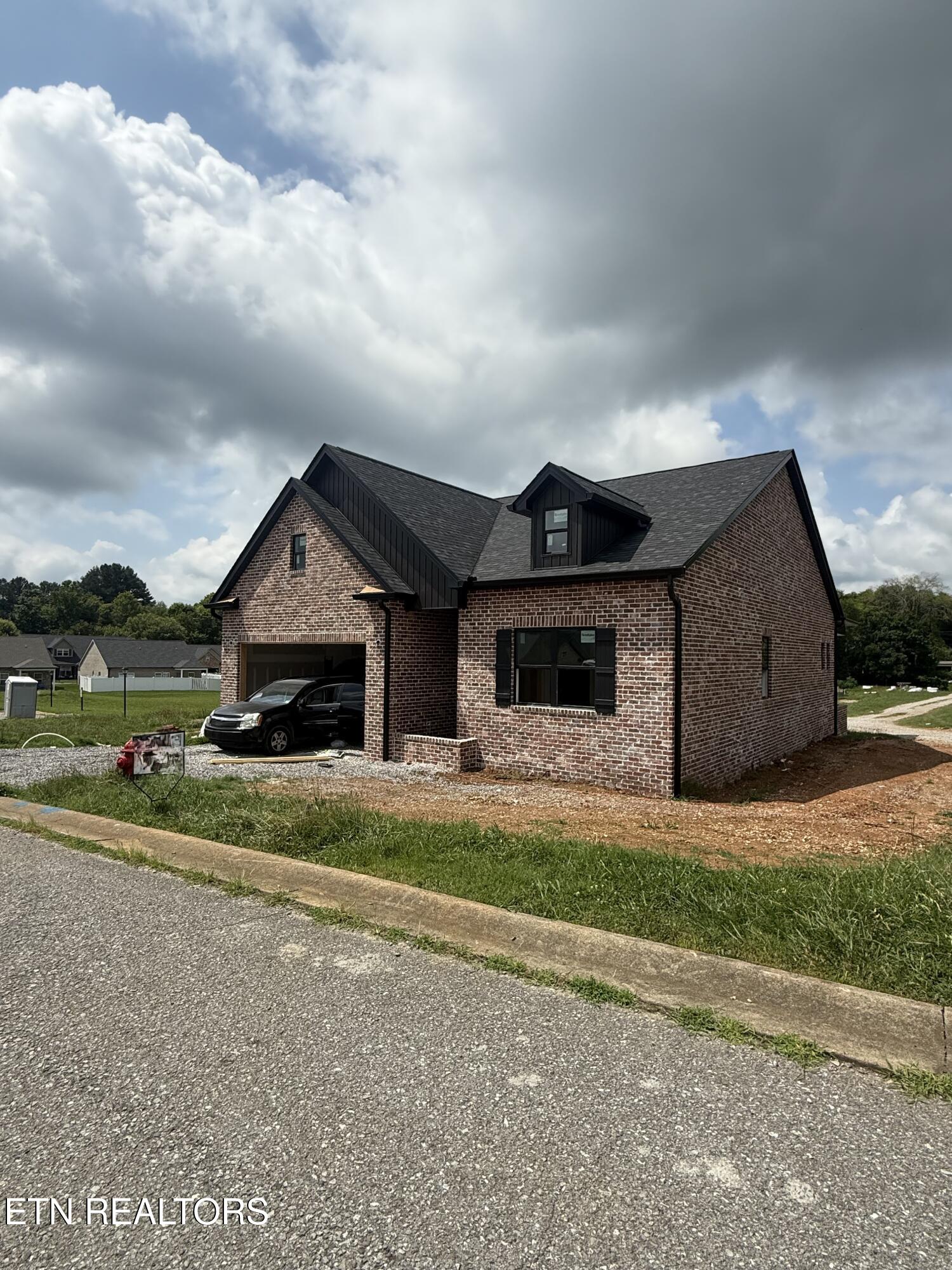 102 Van Gilder Way Seymour TN 37865