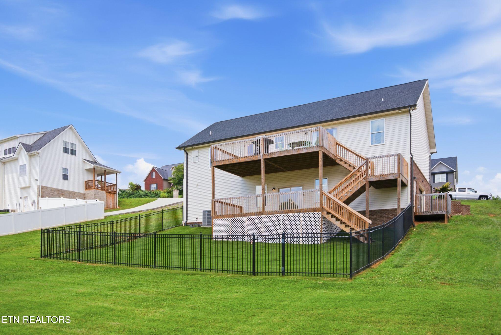 2046 Kings View Loop Seymour TN 37865