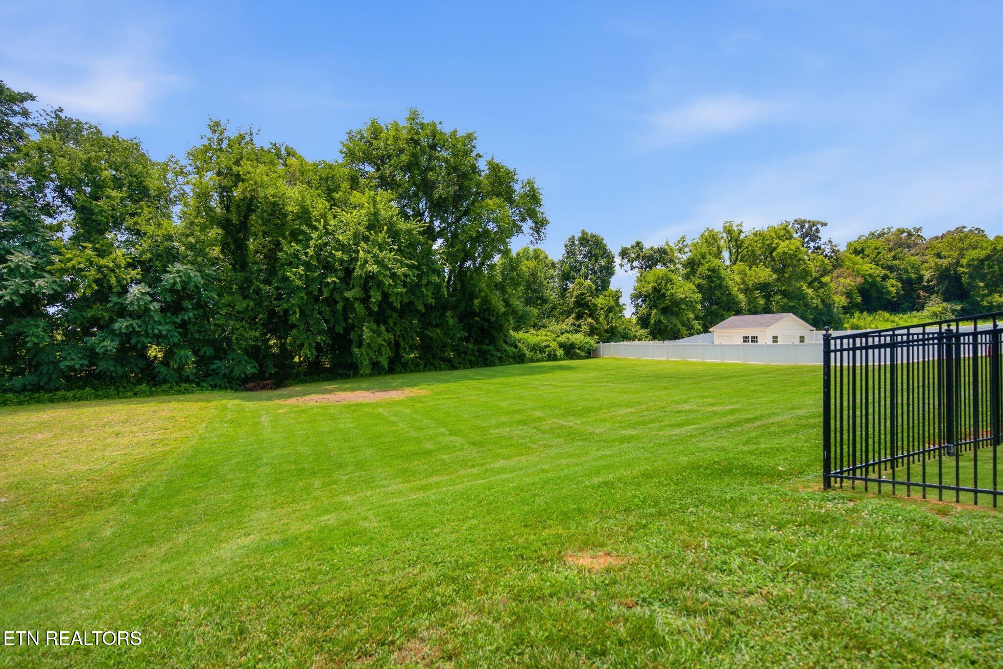 2046 Kings View Loop Seymour TN 37865