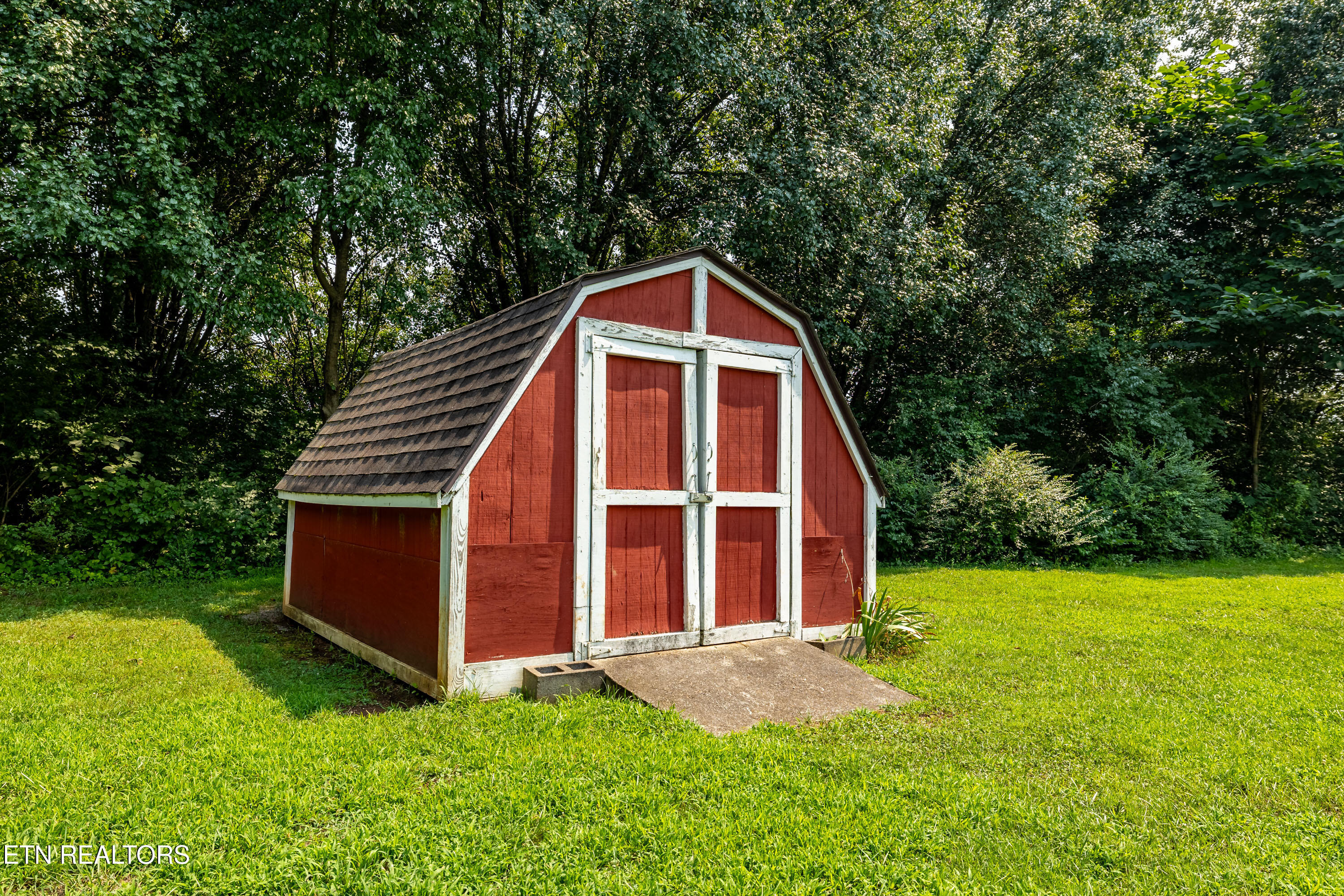 478 Wilaway Road Maryville TN 37801