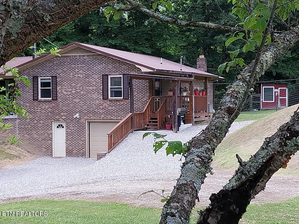 3381 Upper Caney Valley Road Tazewell TN 37879