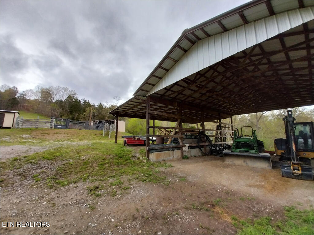 3381 Upper Caney Valley Road Tazewell TN 37879