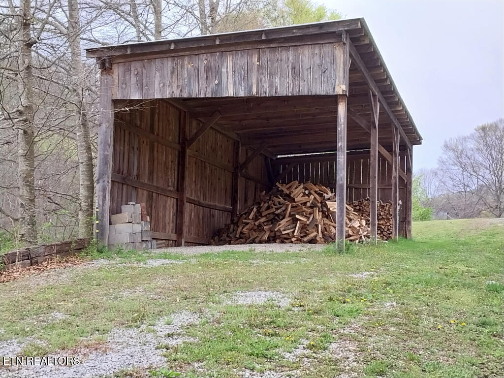 3381 Upper Caney Valley Road Tazewell TN 37879