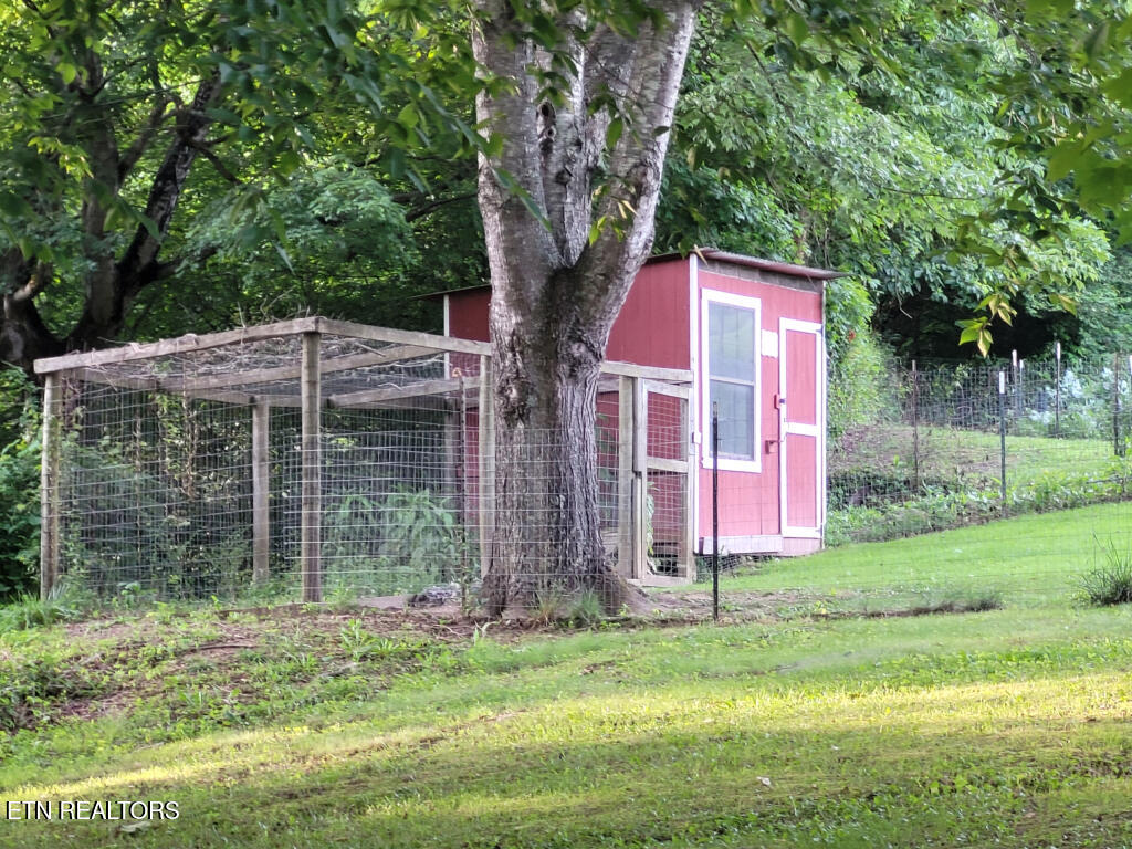 3381 Upper Caney Valley Road Tazewell TN 37879