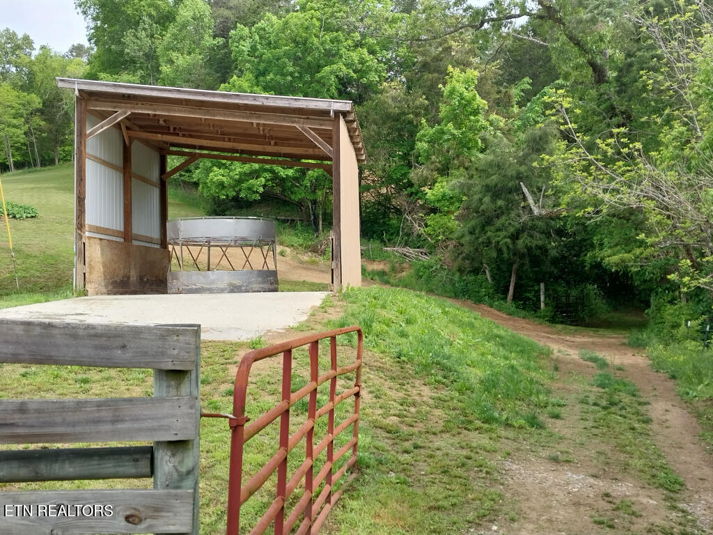 3381 Upper Caney Valley Road Tazewell TN 37879