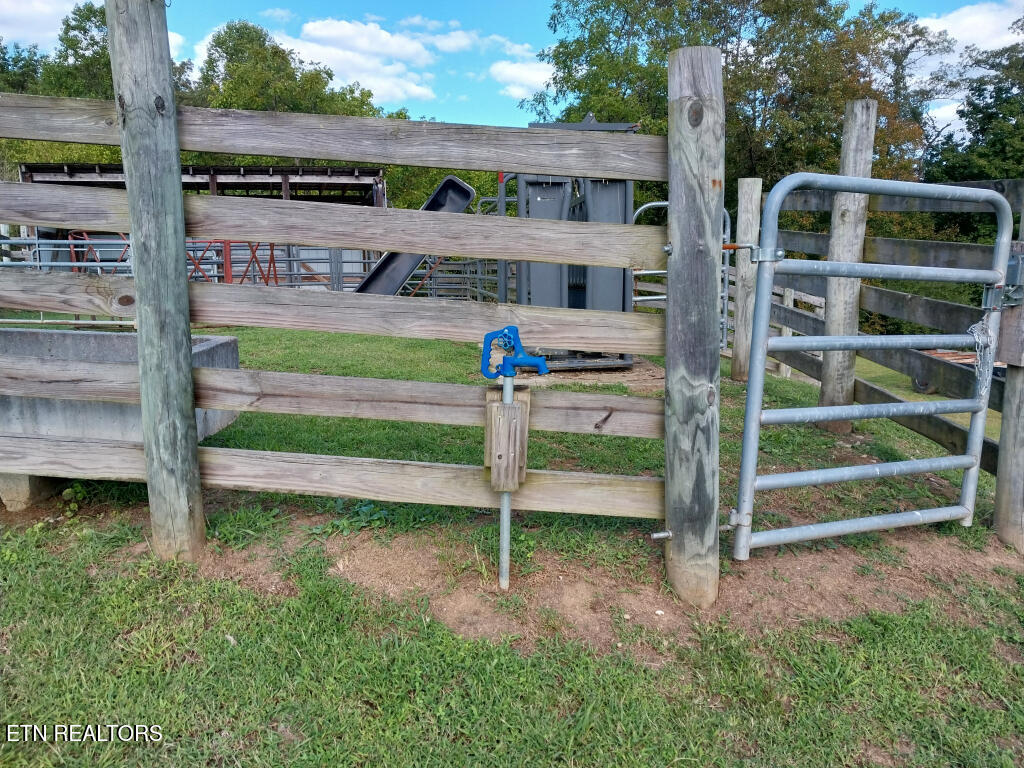 3381 Upper Caney Valley Road Tazewell TN 37879