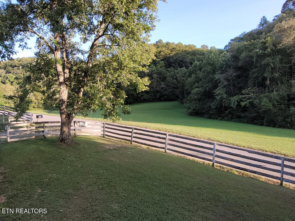 3381 Upper Caney Valley Road Tazewell TN 37879