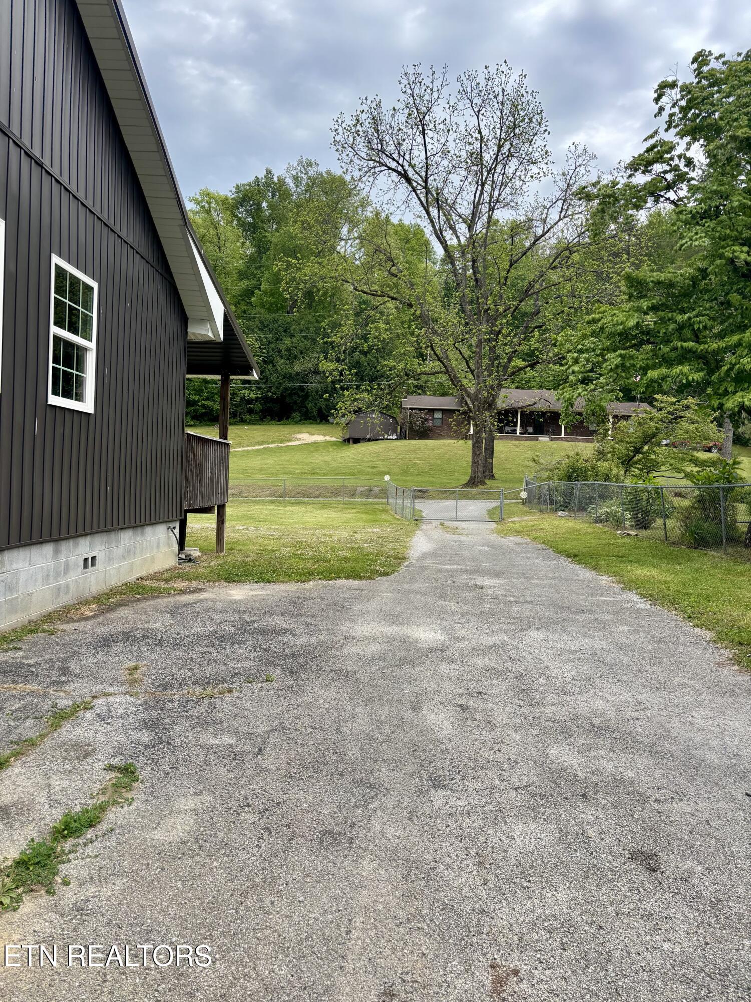 361 Cotula Road Duff TN 37729