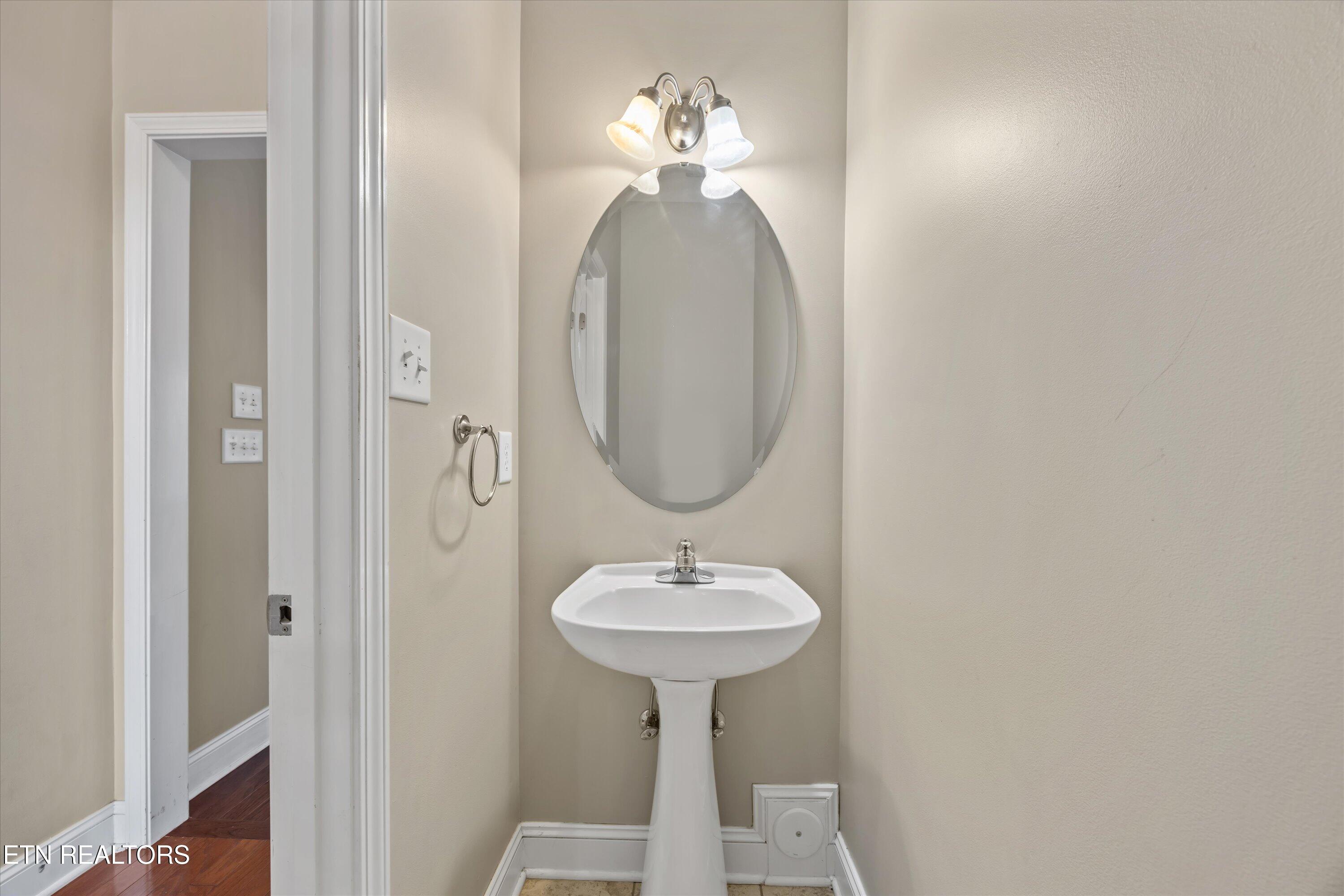 1376 Silver Leaf Drive Lenoir City TN 37772