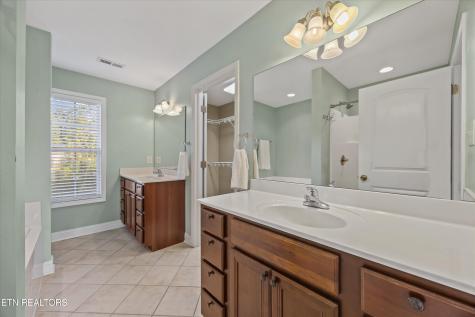 1376 Silver Leaf Drive Lenoir City TN 37772