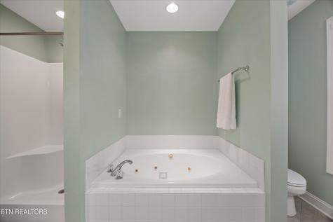 1376 Silver Leaf Drive Lenoir City TN 37772