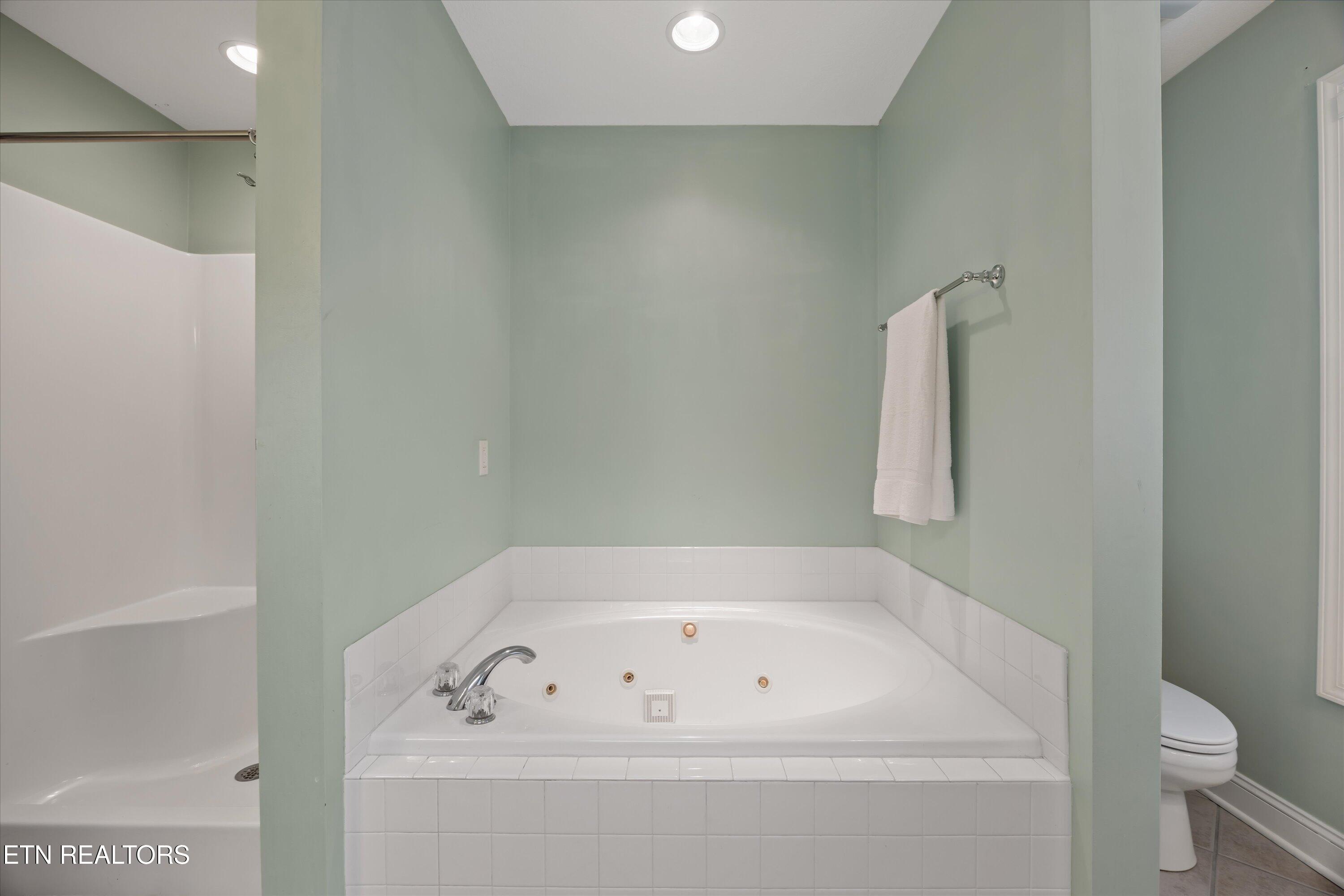 1376 Silver Leaf Drive Lenoir City TN 37772