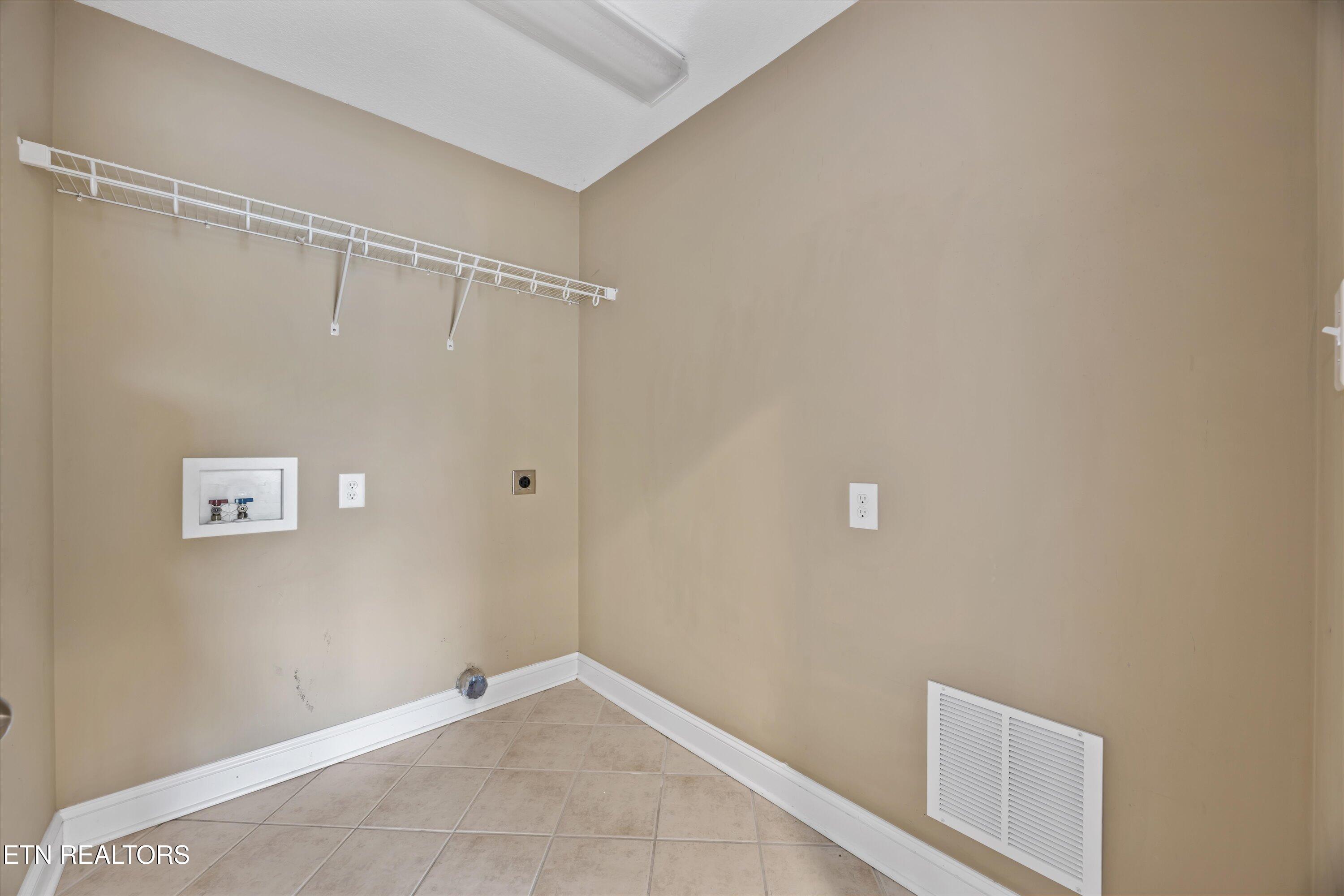 1376 Silver Leaf Drive Lenoir City TN 37772
