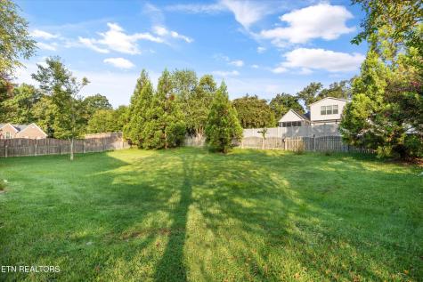 1376 Silver Leaf Drive Lenoir City TN 37772