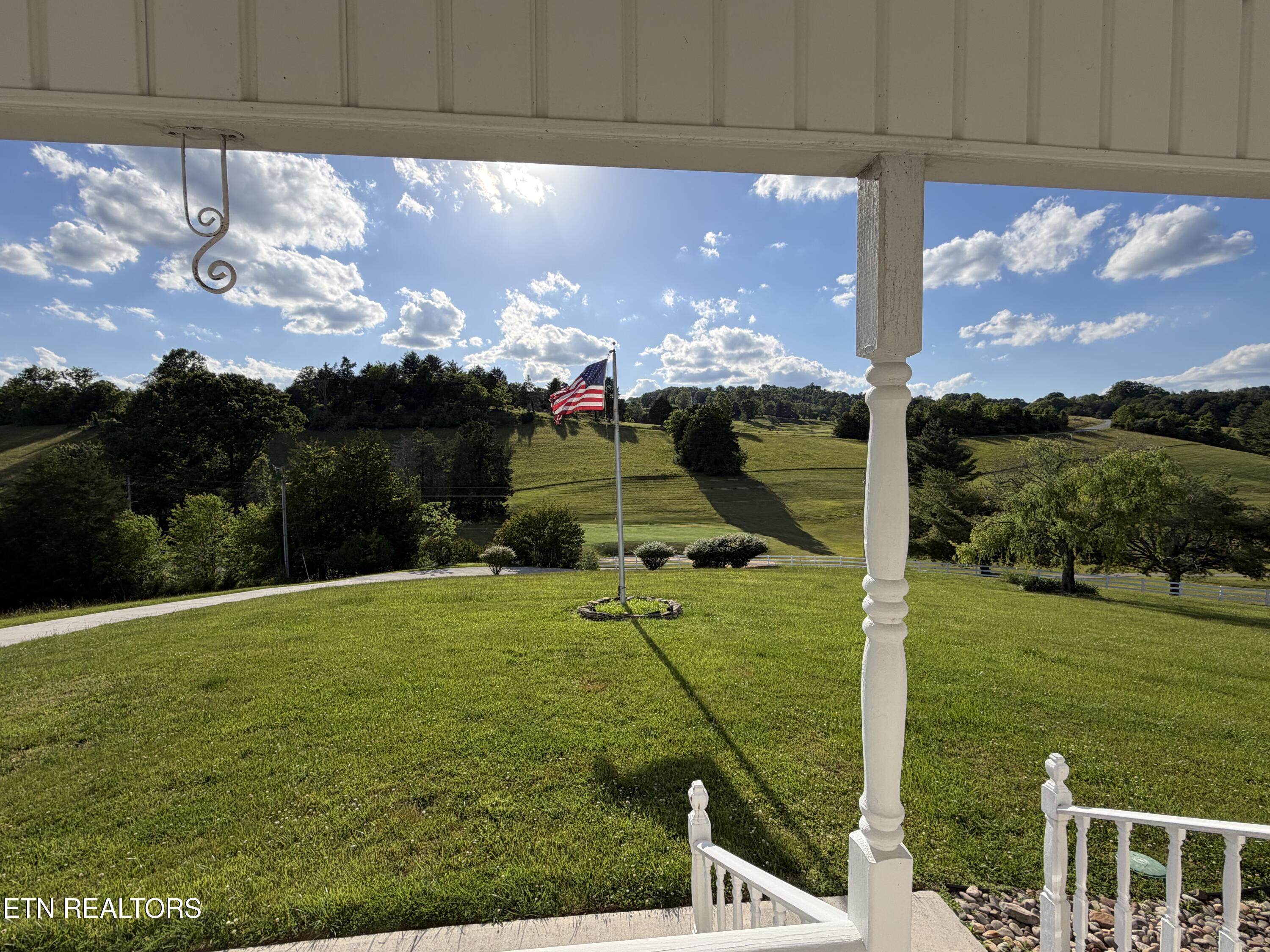 277 Deerfield Way Lafollette TN 37766