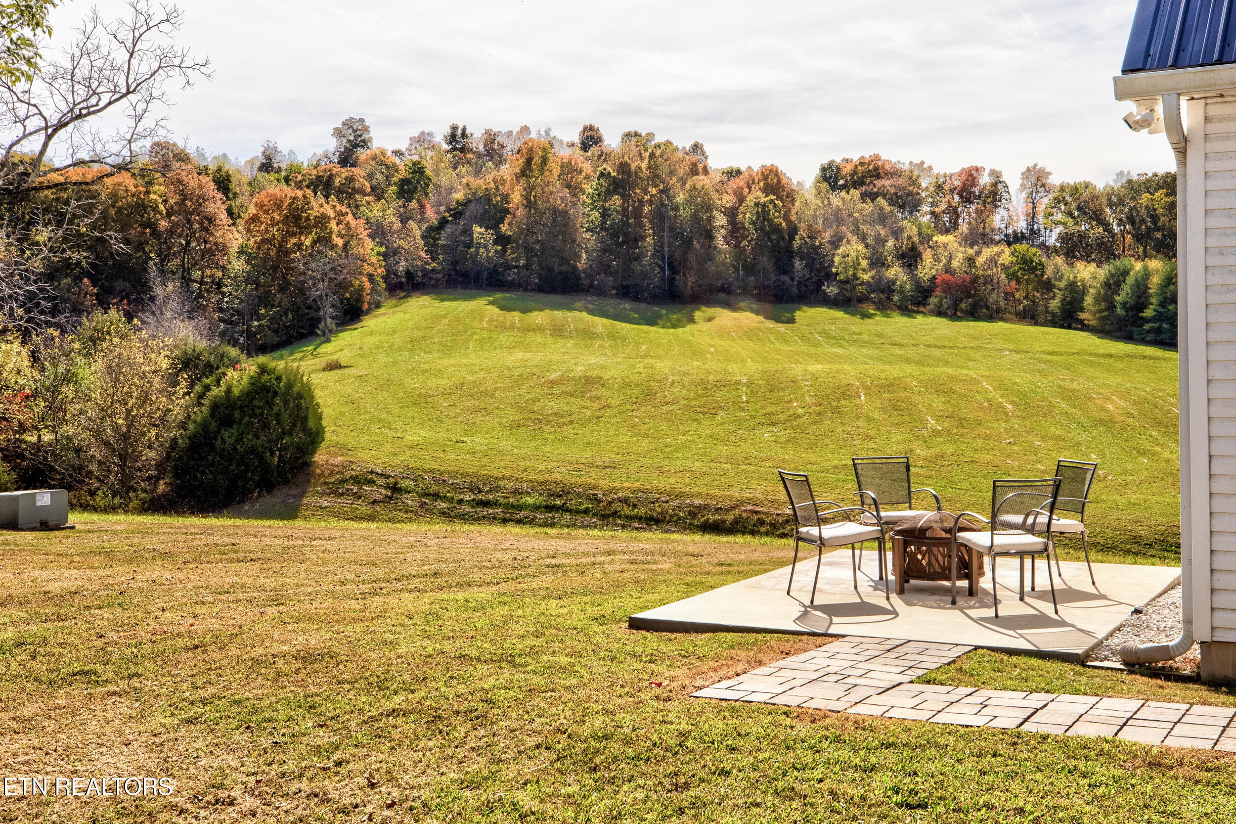 277 Deerfield Way Lafollette TN 37766