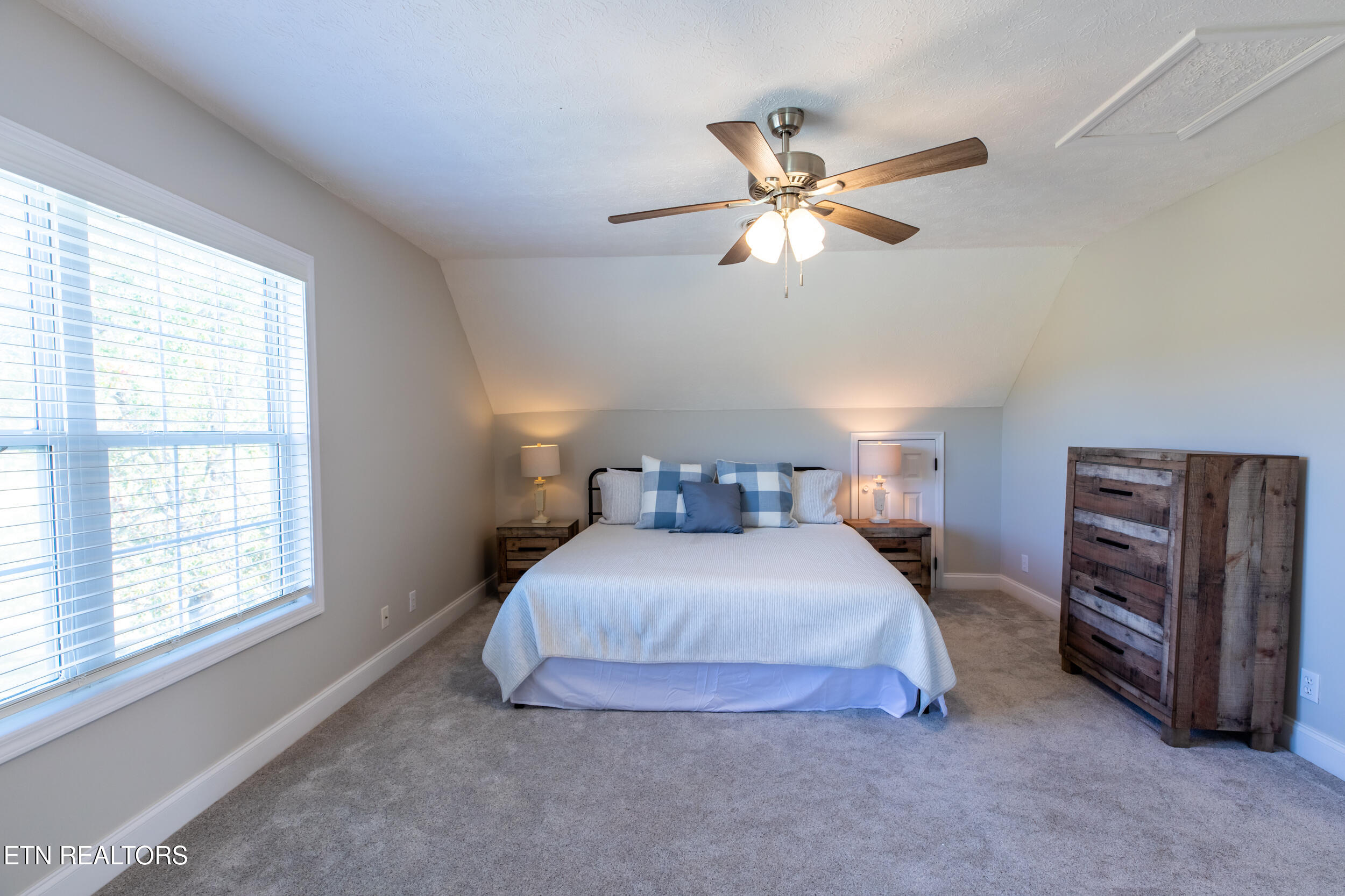 277 Deerfield Way Lafollette TN 37766