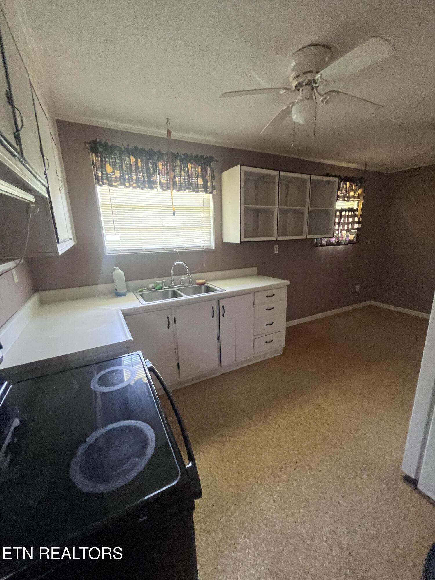 9154 Highway 131 Washburn TN 37888