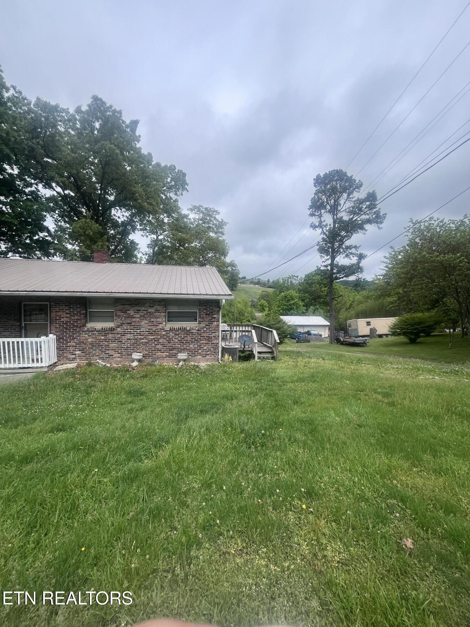 9154 Highway 131 Washburn TN 37888