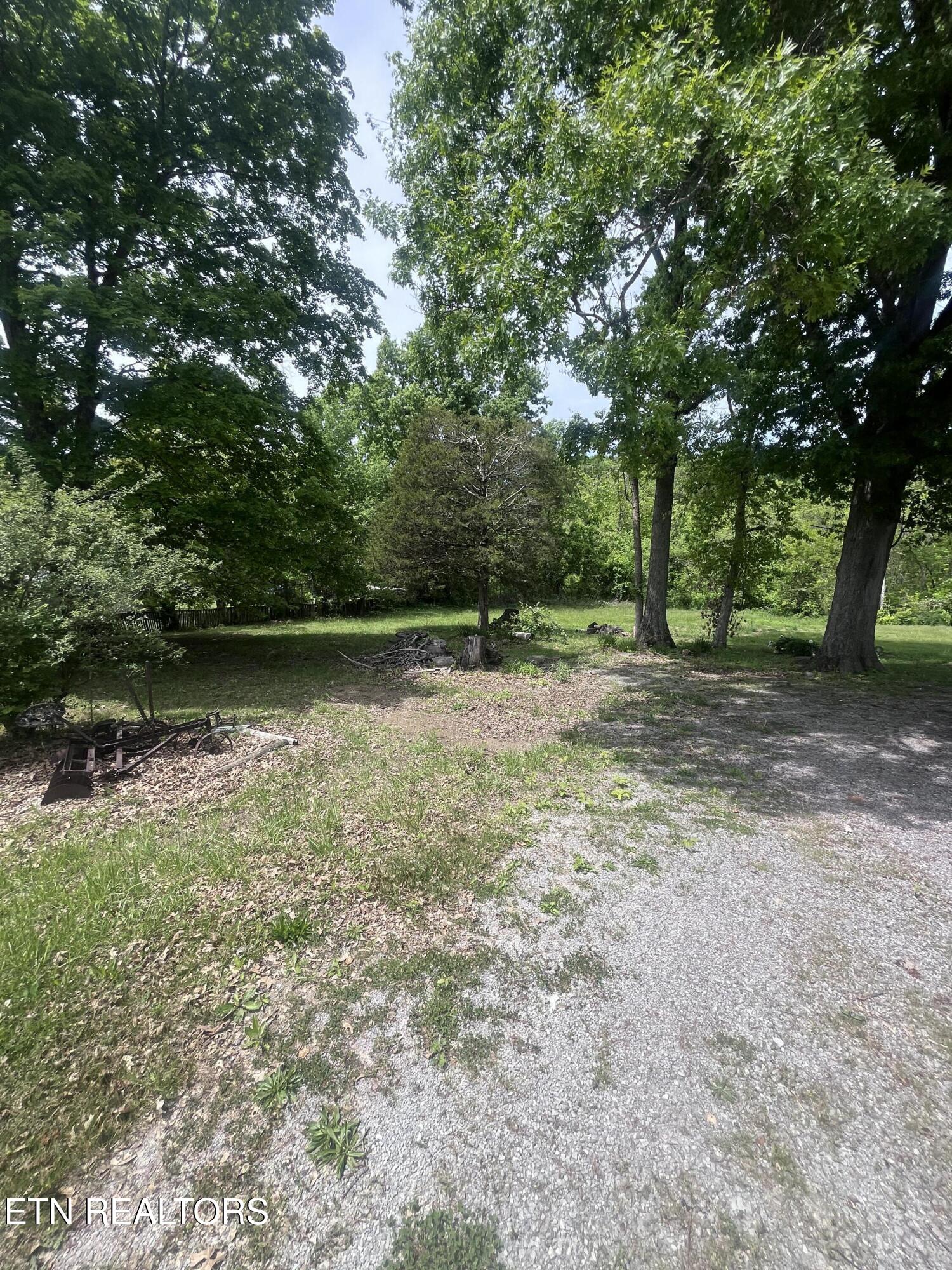 9154 Highway 131 Washburn TN 37888