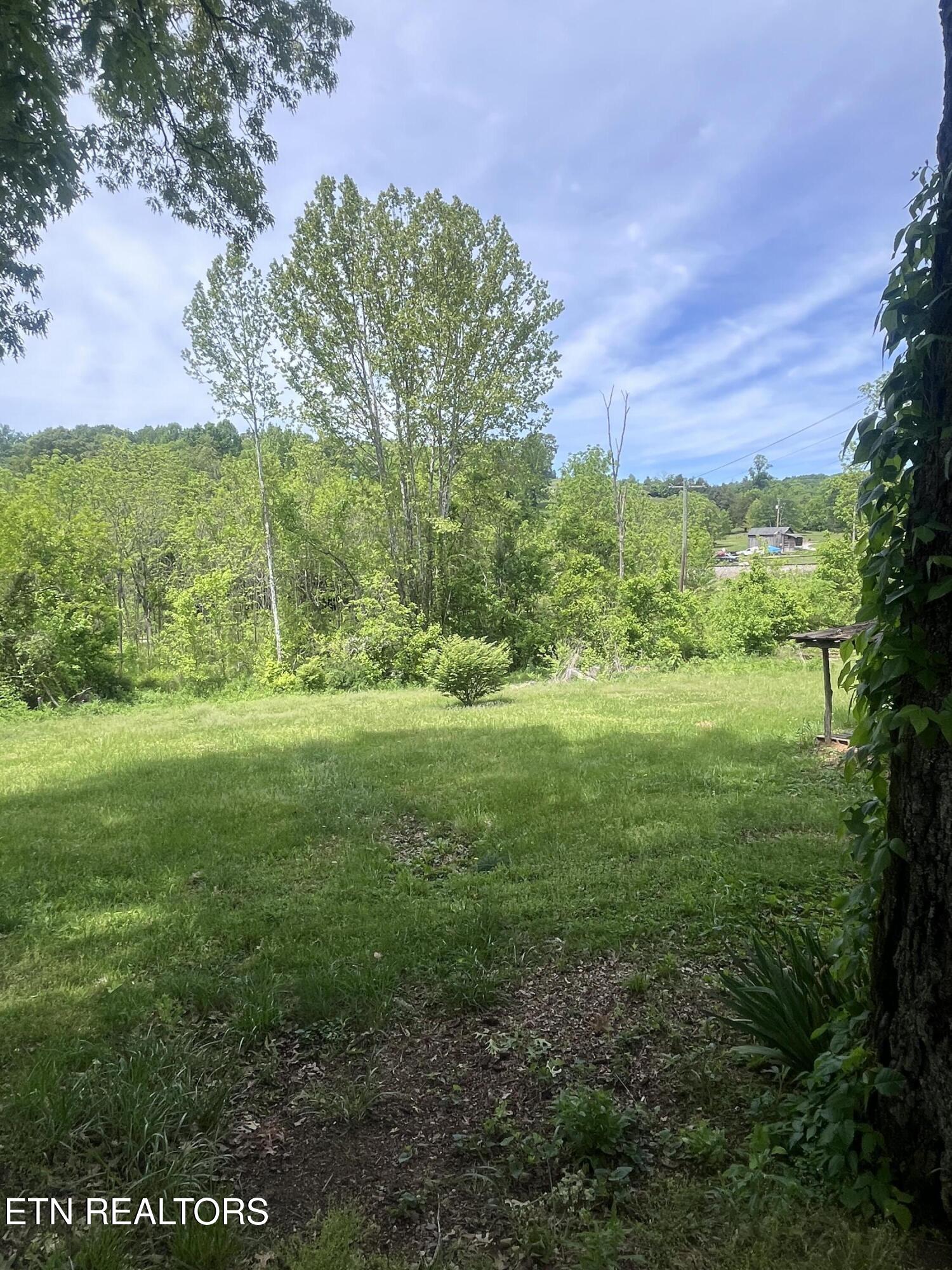 9154 Highway 131 Washburn TN 37888