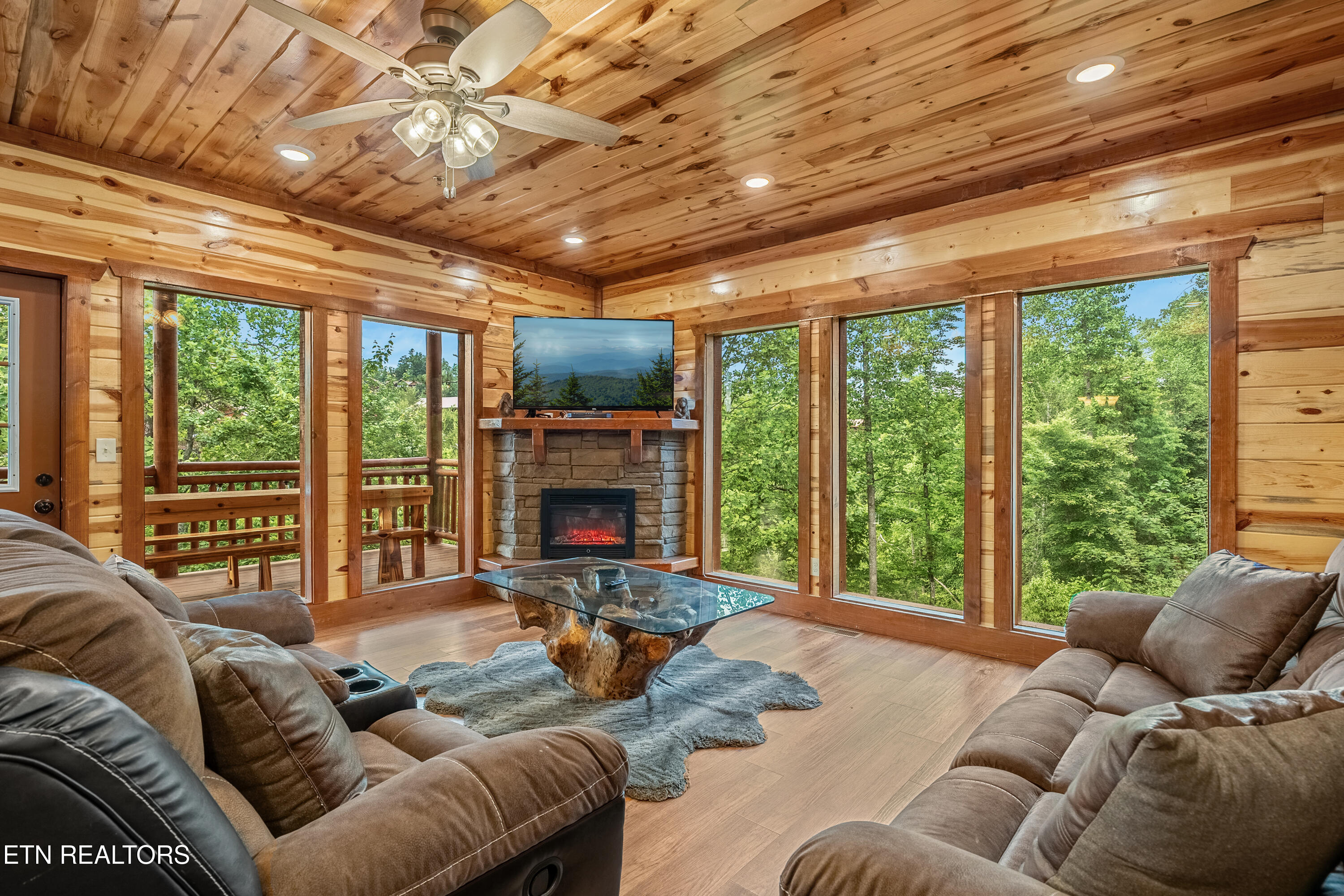 2864 Owens Ridge Way Sevierville TN 37876