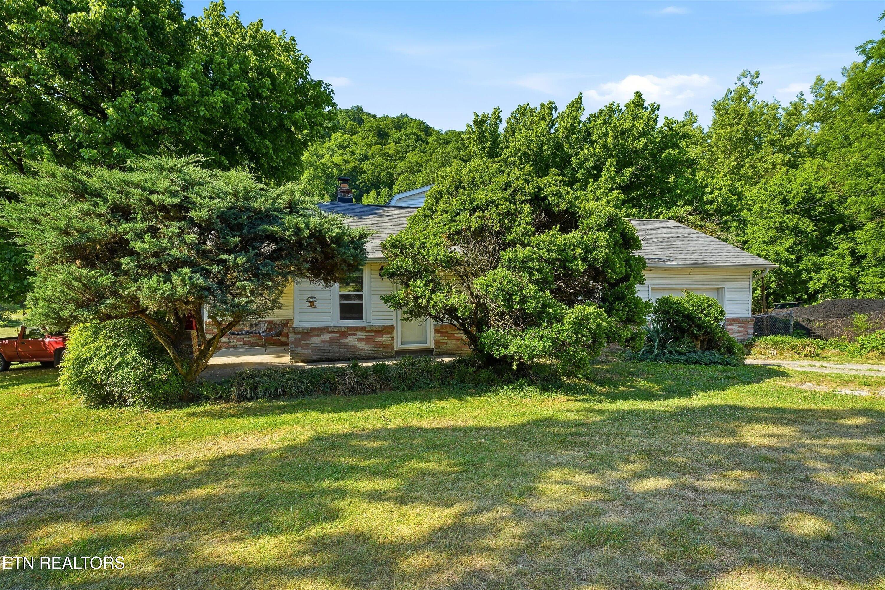 9613 Norris Freeway Powell TN 37849