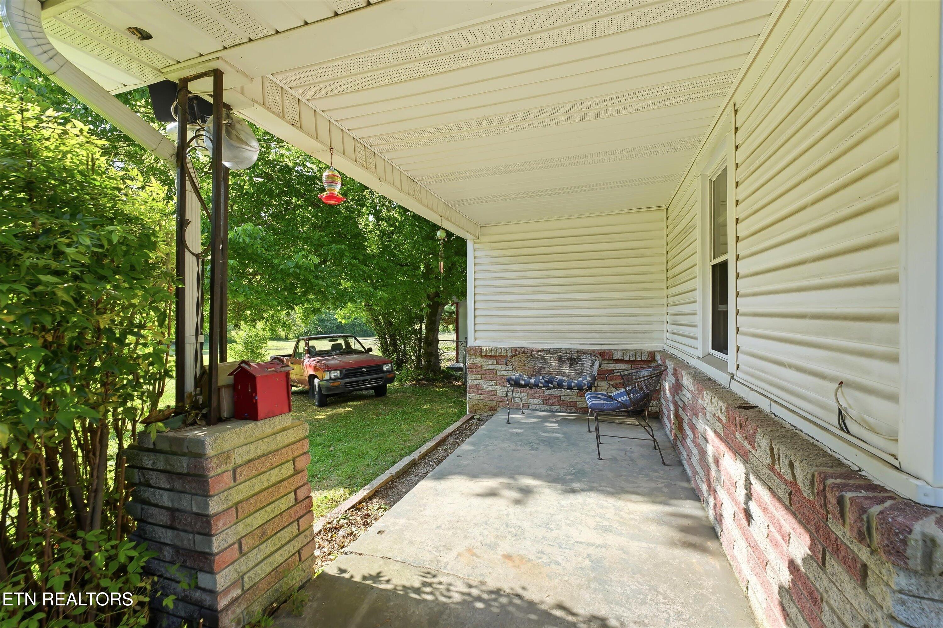 9613 Norris Freeway Powell TN 37849
