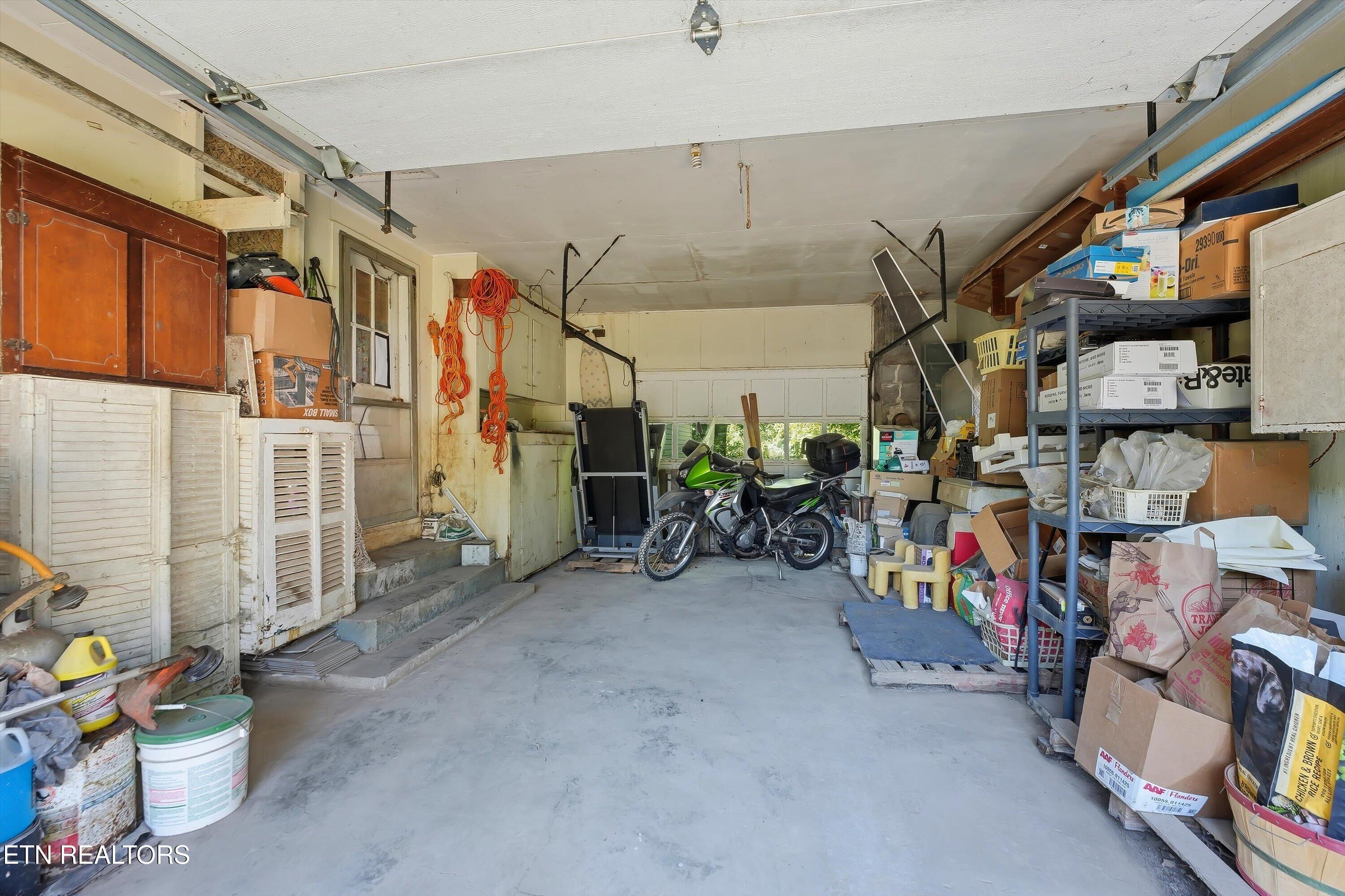 9613 Norris Freeway Powell TN 37849