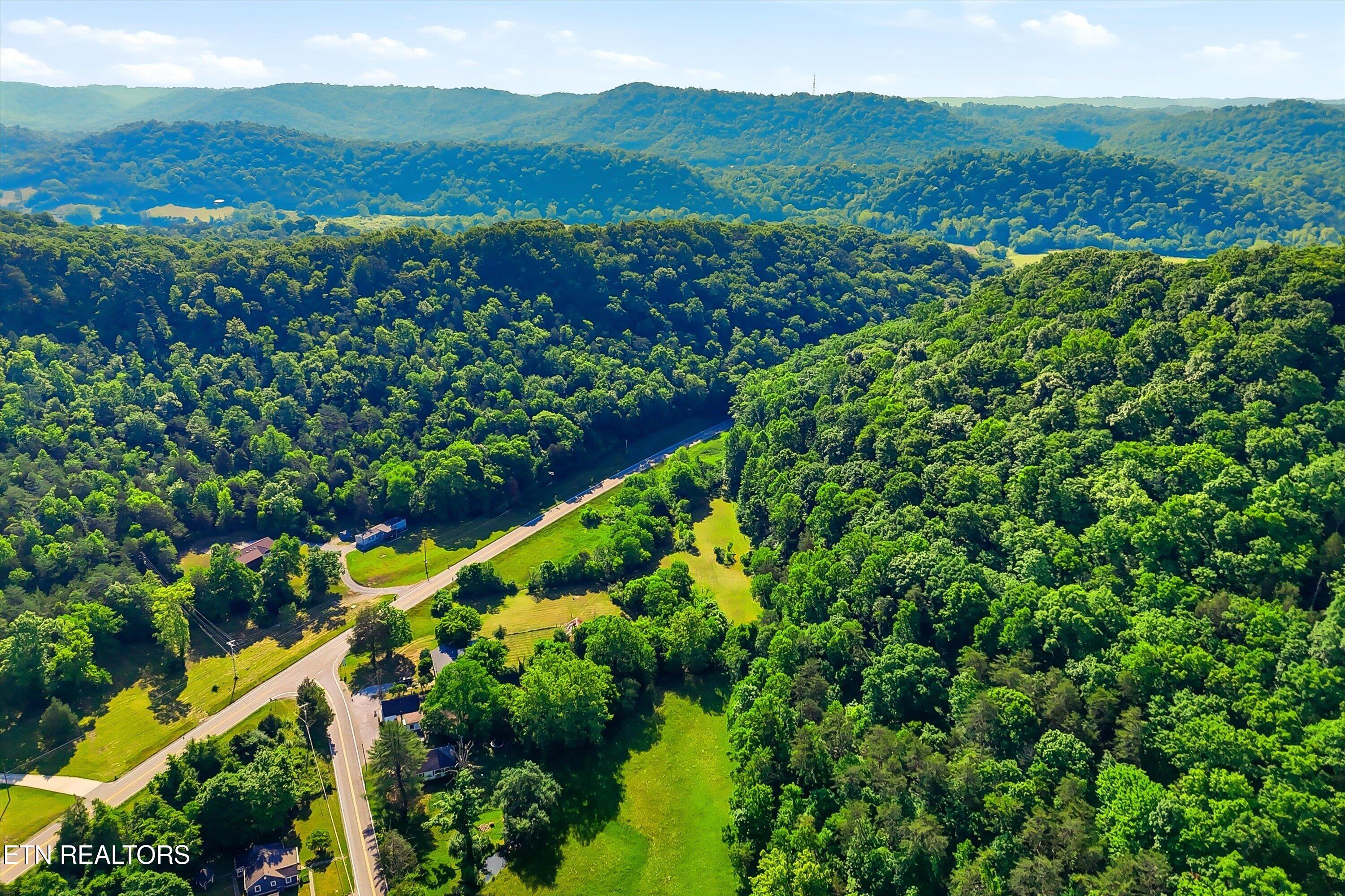 9613 Norris Freeway Powell TN 37849