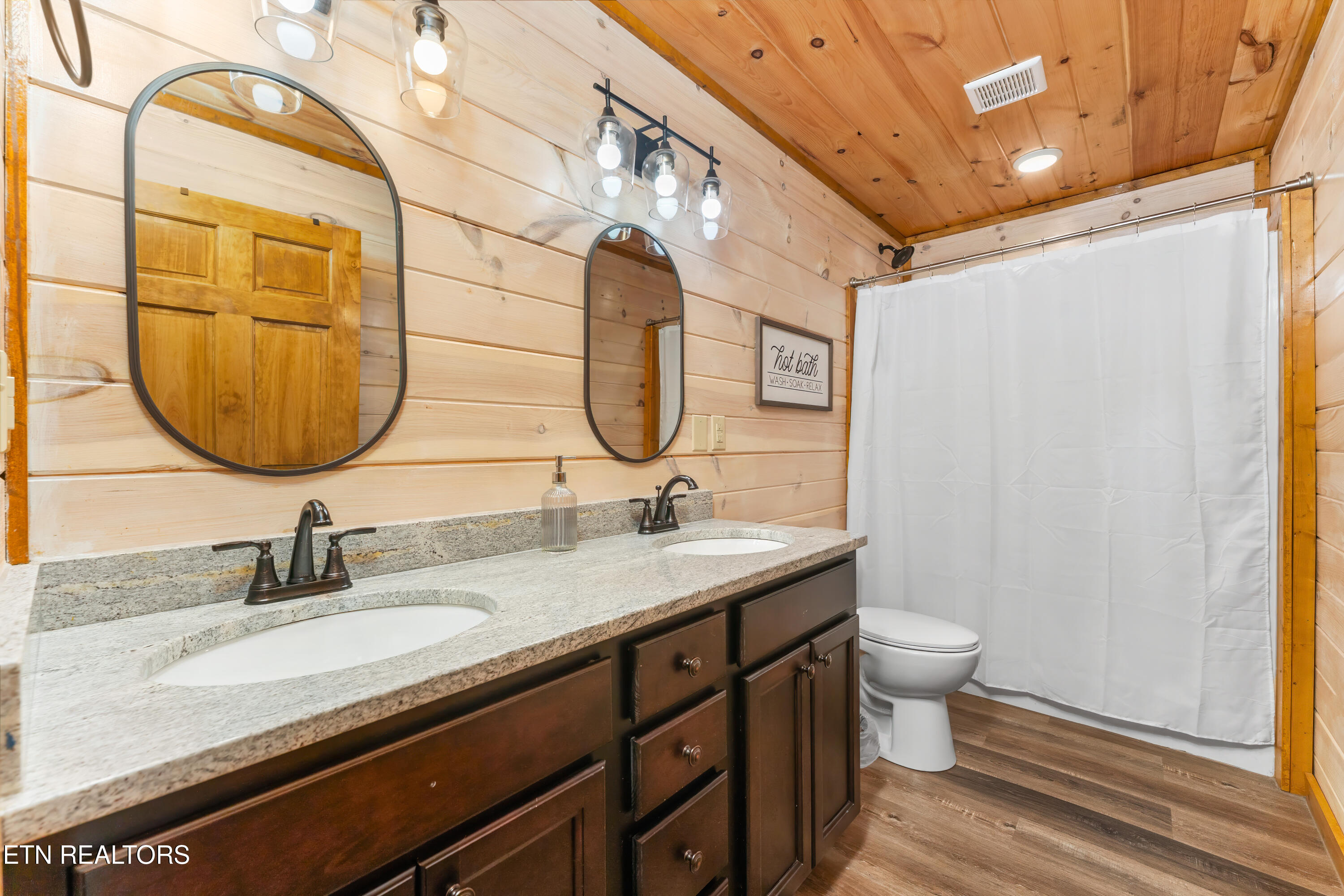 911 Osprey Way Pigeon Forge TN 37863