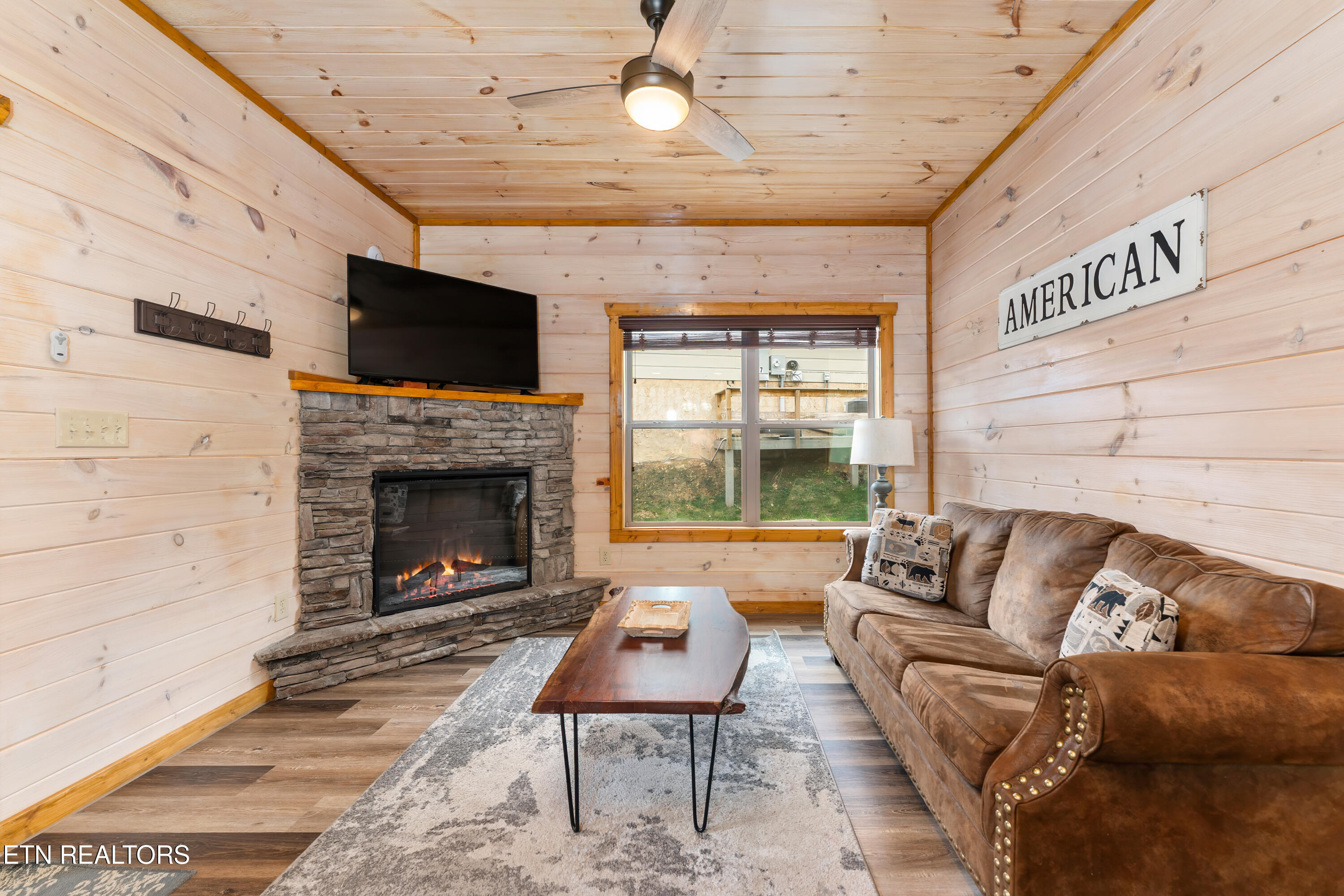 911 Osprey Way Pigeon Forge TN 37863