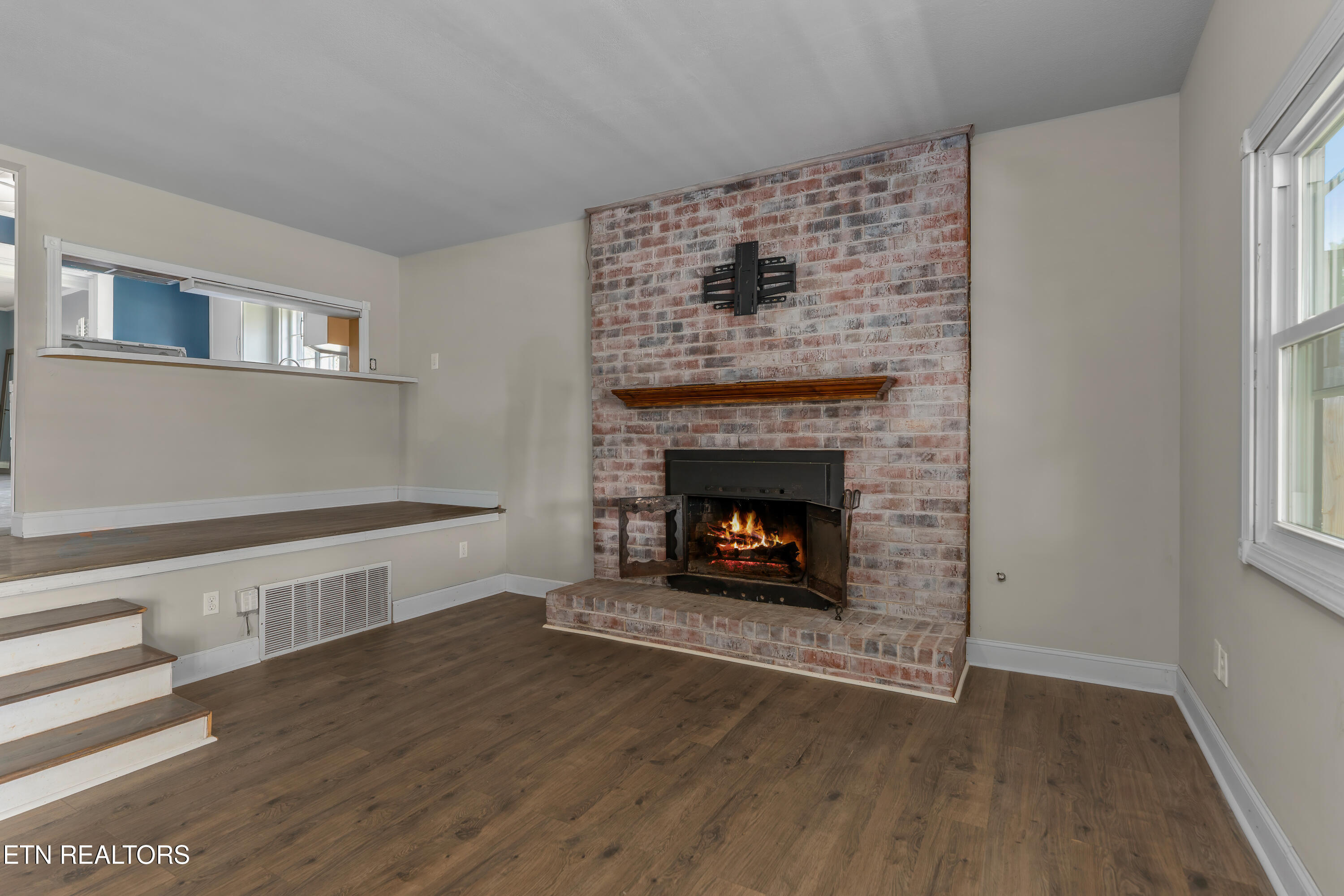 306 E Walden Street Lafollette TN 37766