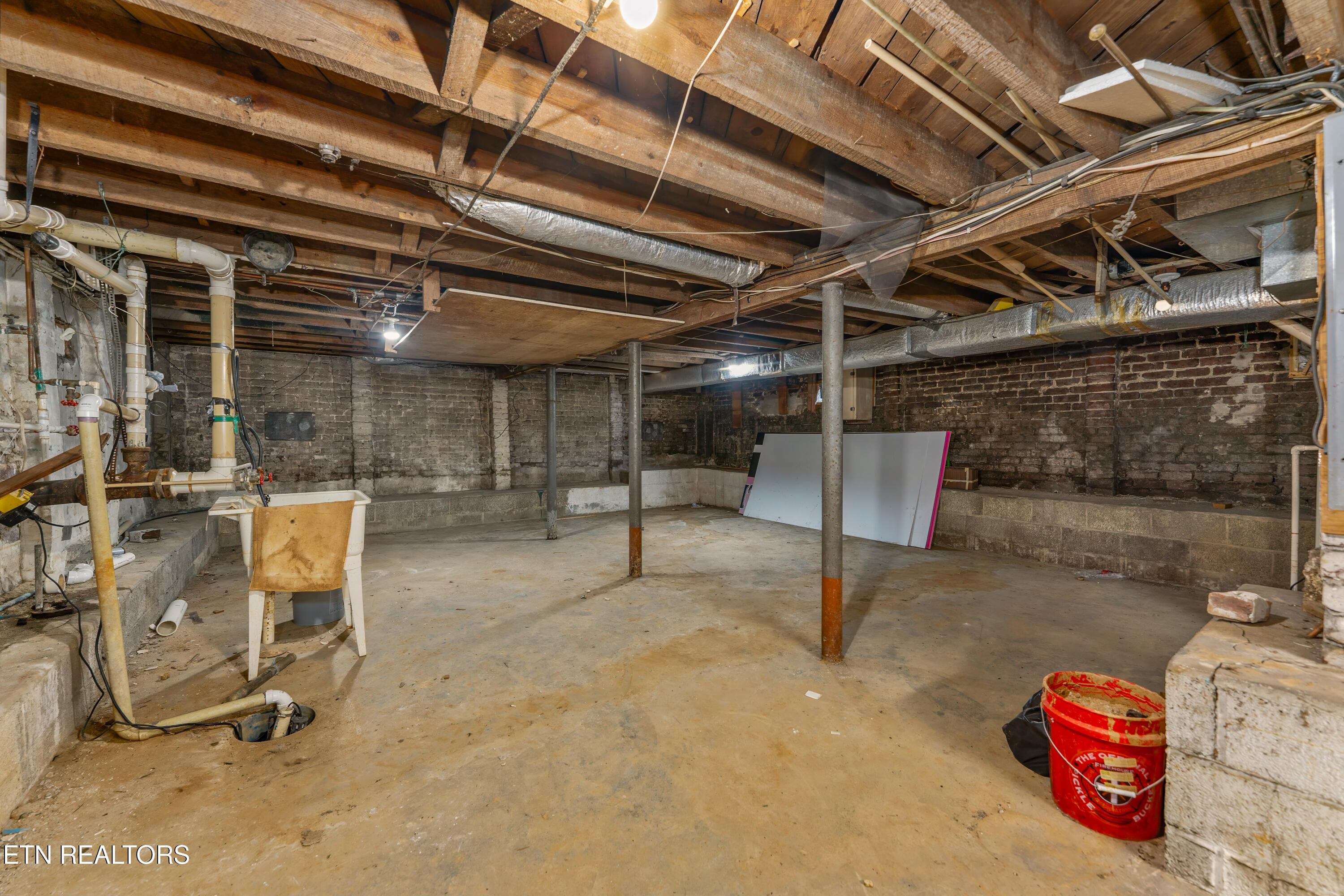 306 E Walden Street Lafollette TN 37766