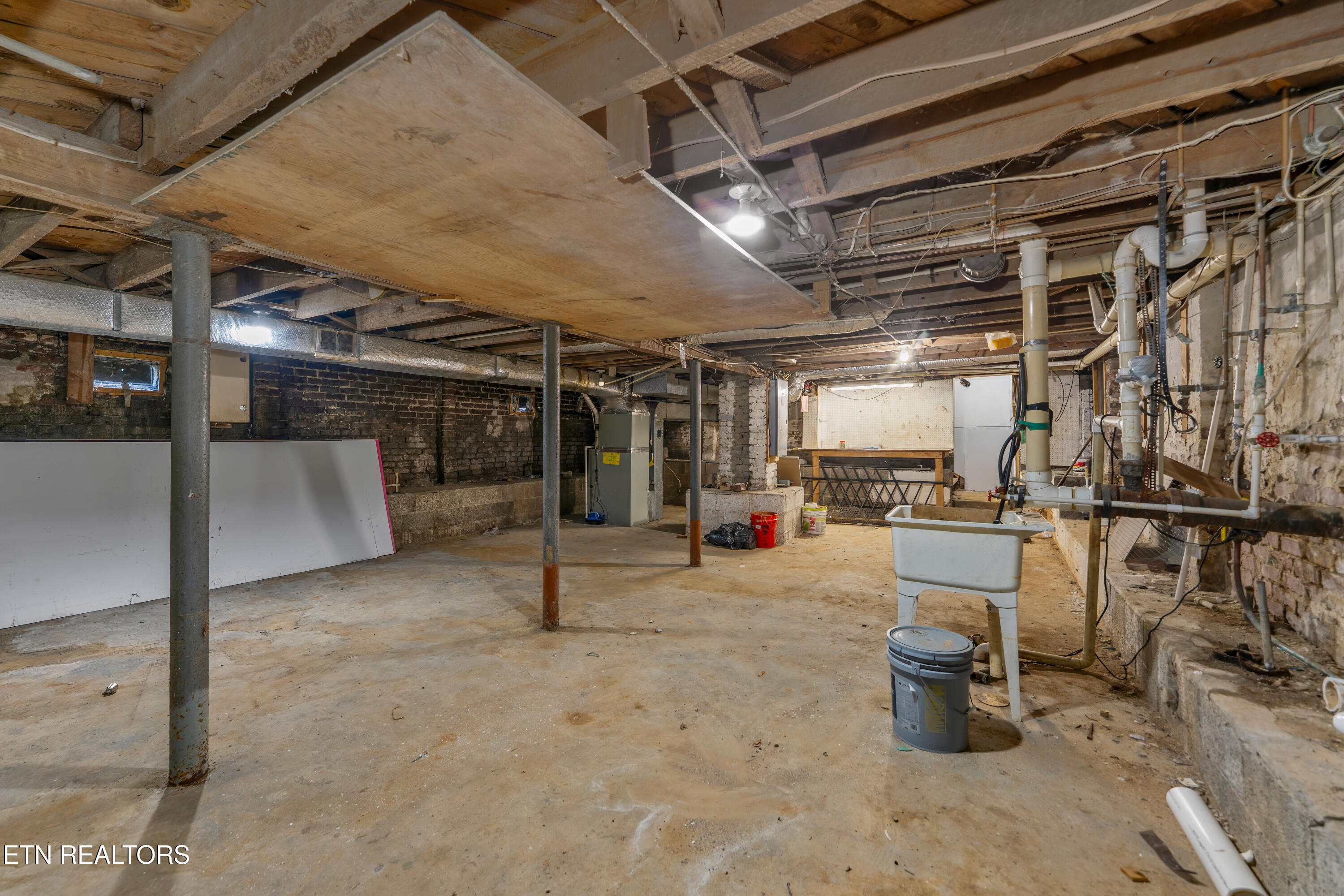 306 E Walden Street Lafollette TN 37766