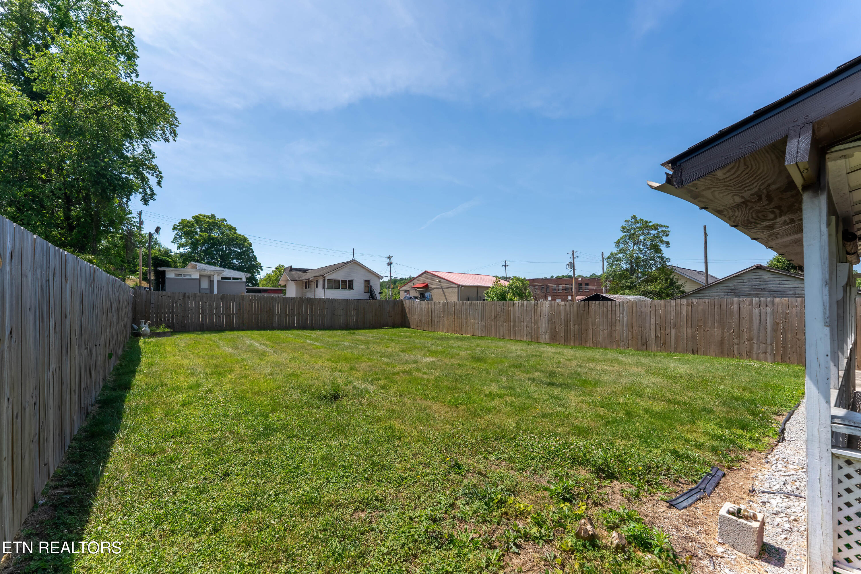 306 E Walden Street Lafollette TN 37766
