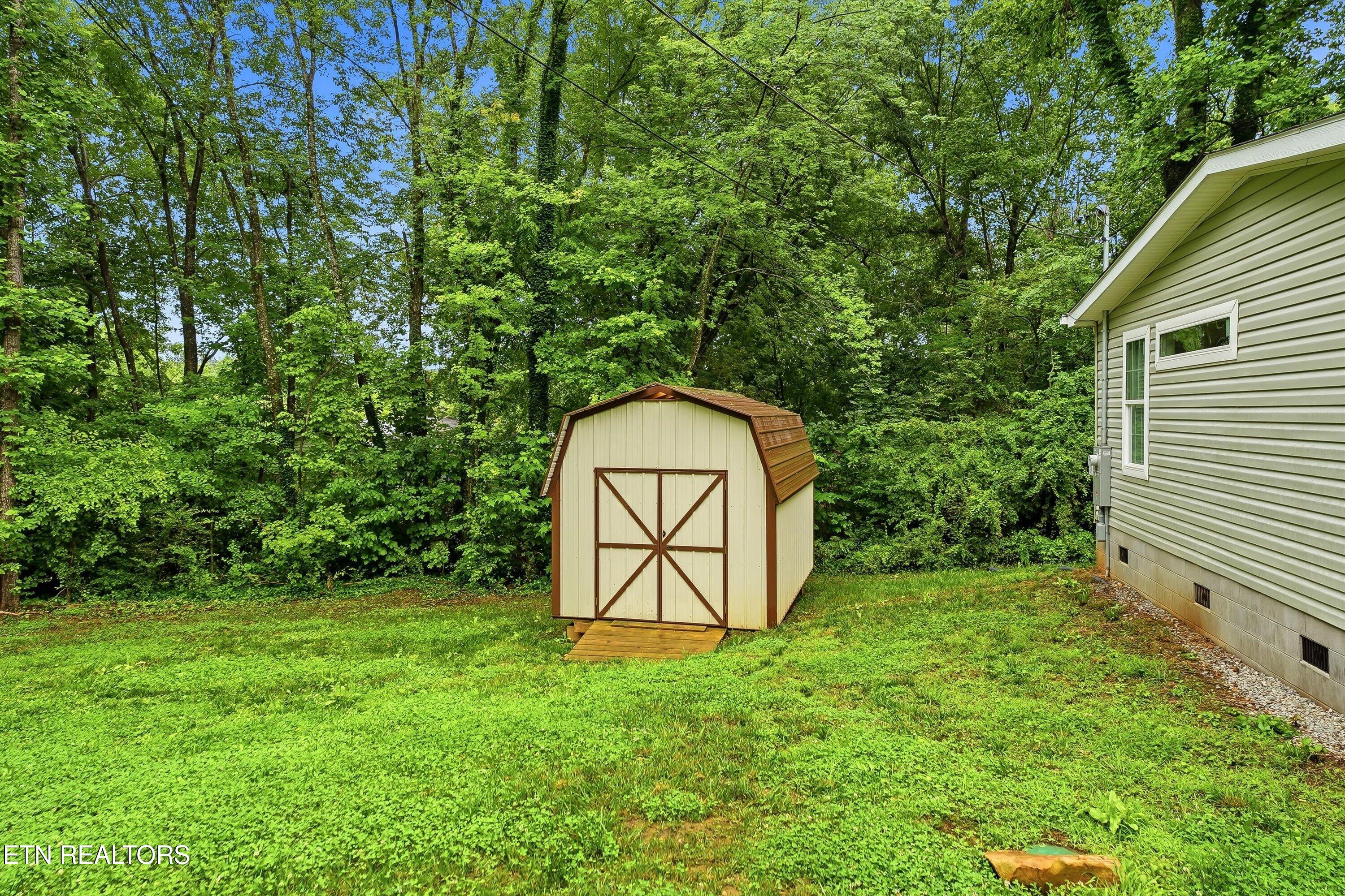 144 Zeni Lane Harriman TN 37748