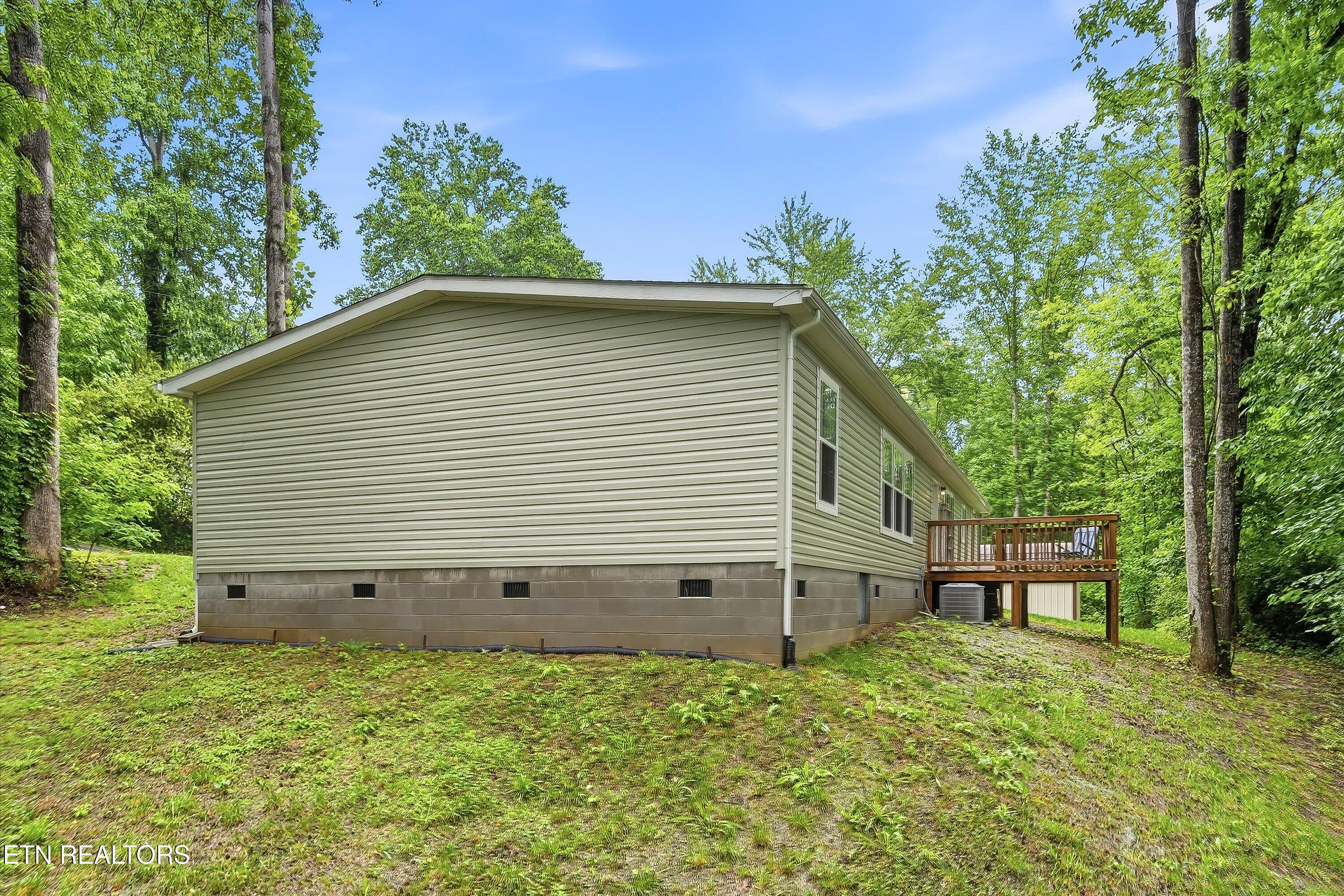 144 Zeni Lane Harriman TN 37748