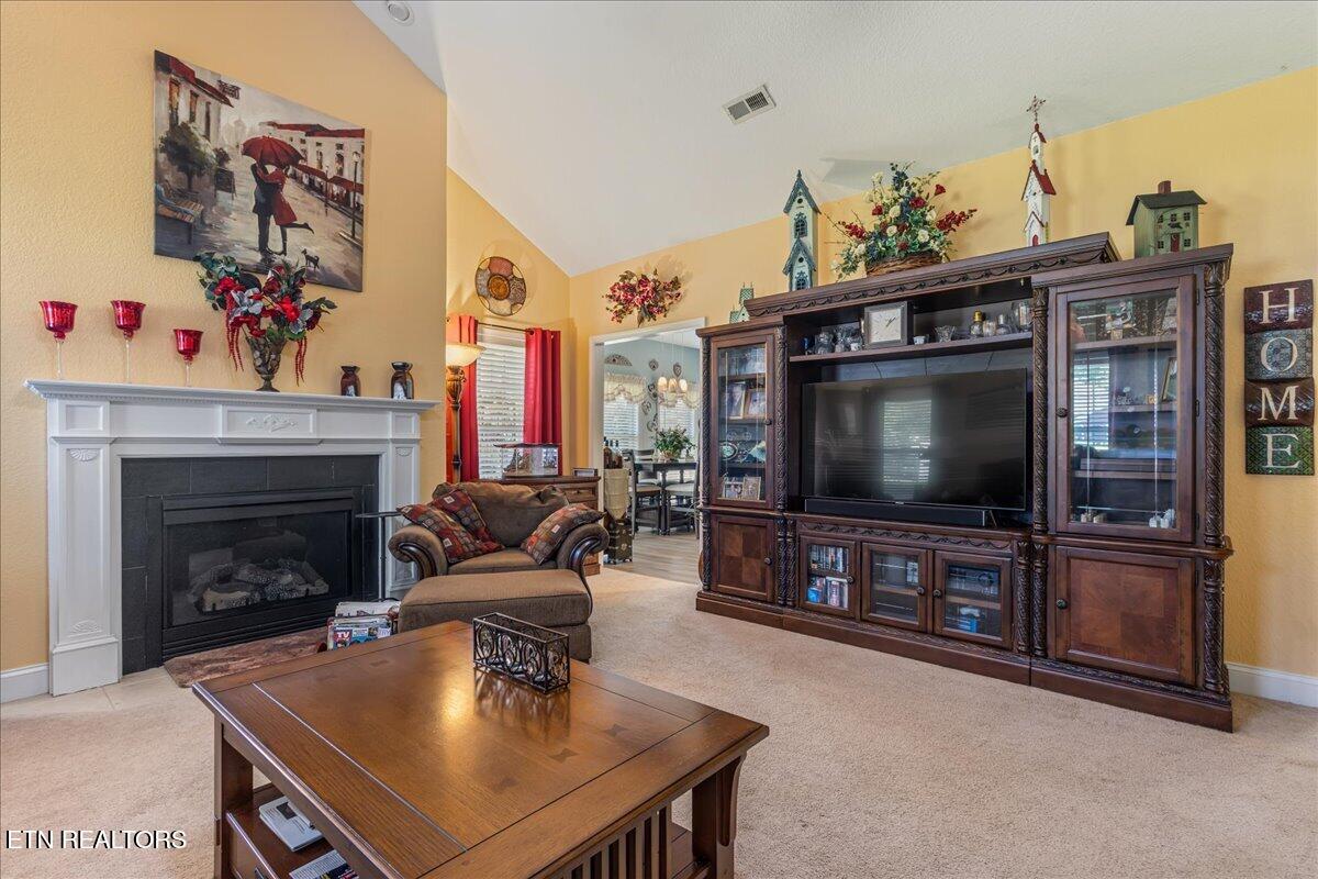 2017 Cherokee Drive Maryville TN 37801