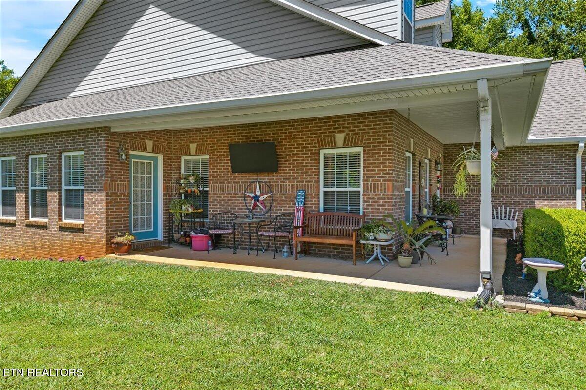 2017 Cherokee Drive Maryville TN 37801