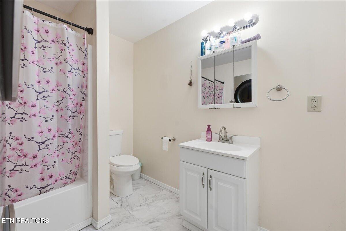 2531 Cecelia Avenue Maryville TN 37804