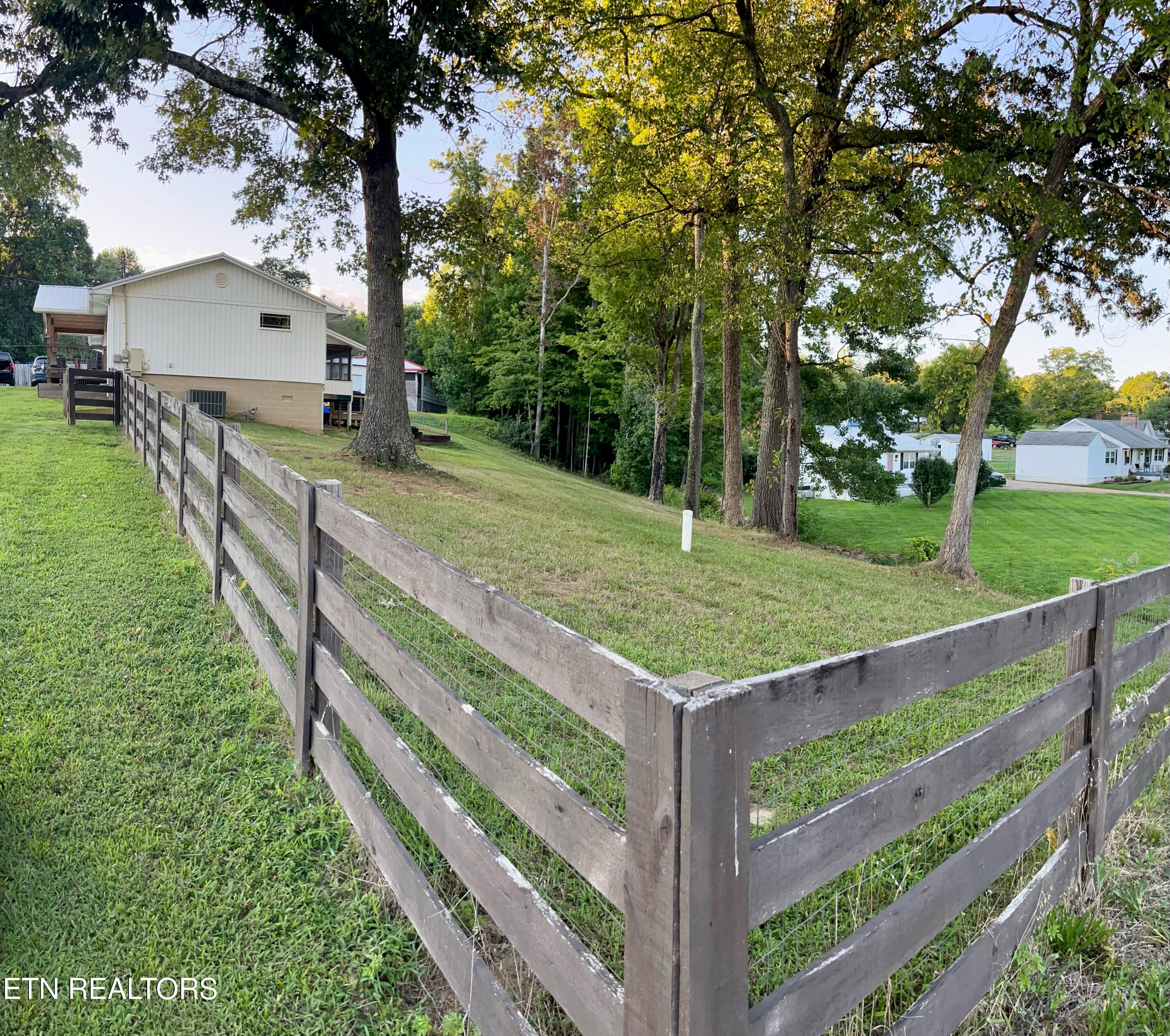 106 Moccasin Hollow Lane Clinton TN 37716
