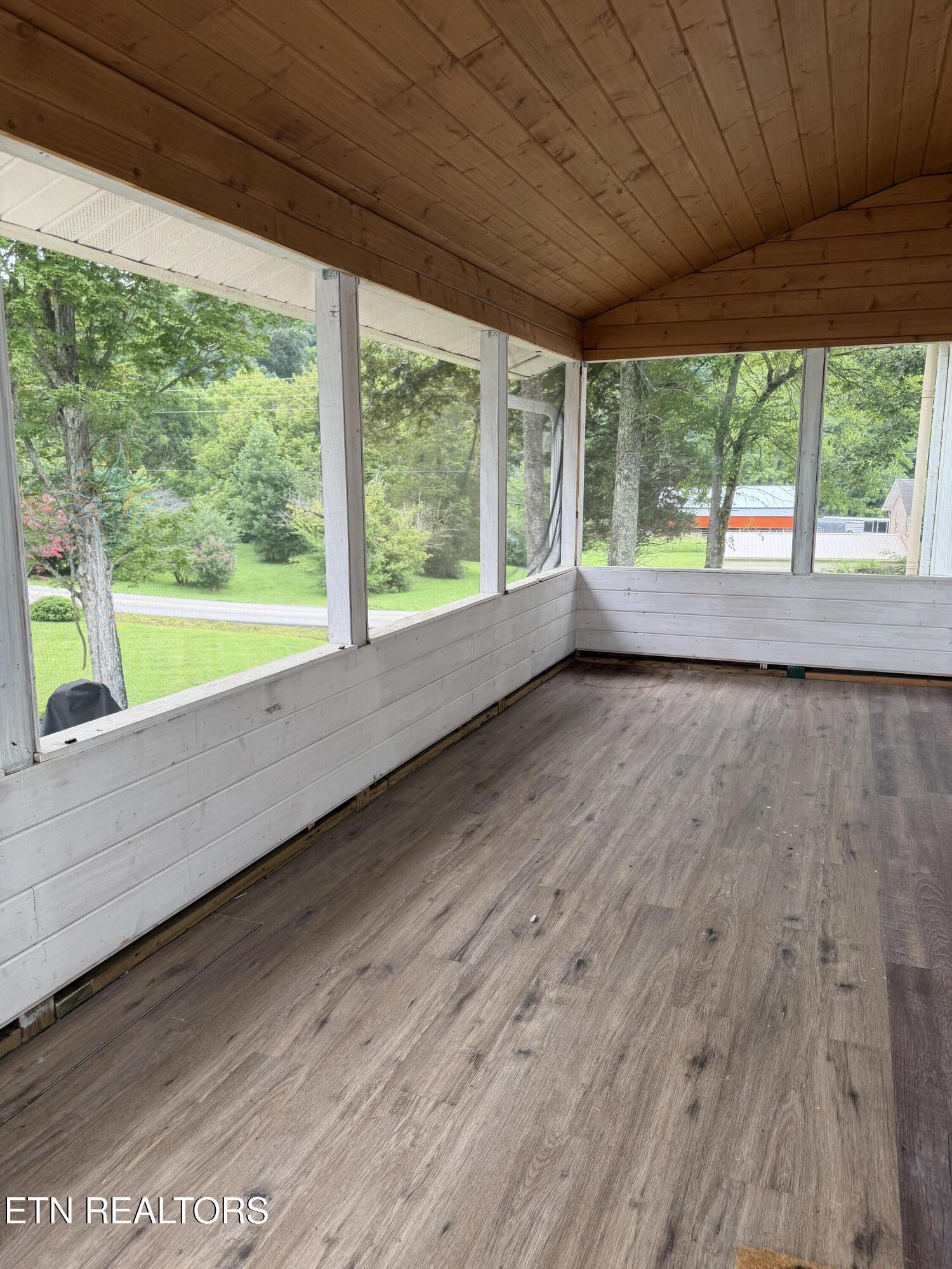 106 Moccasin Hollow Lane Clinton TN 37716