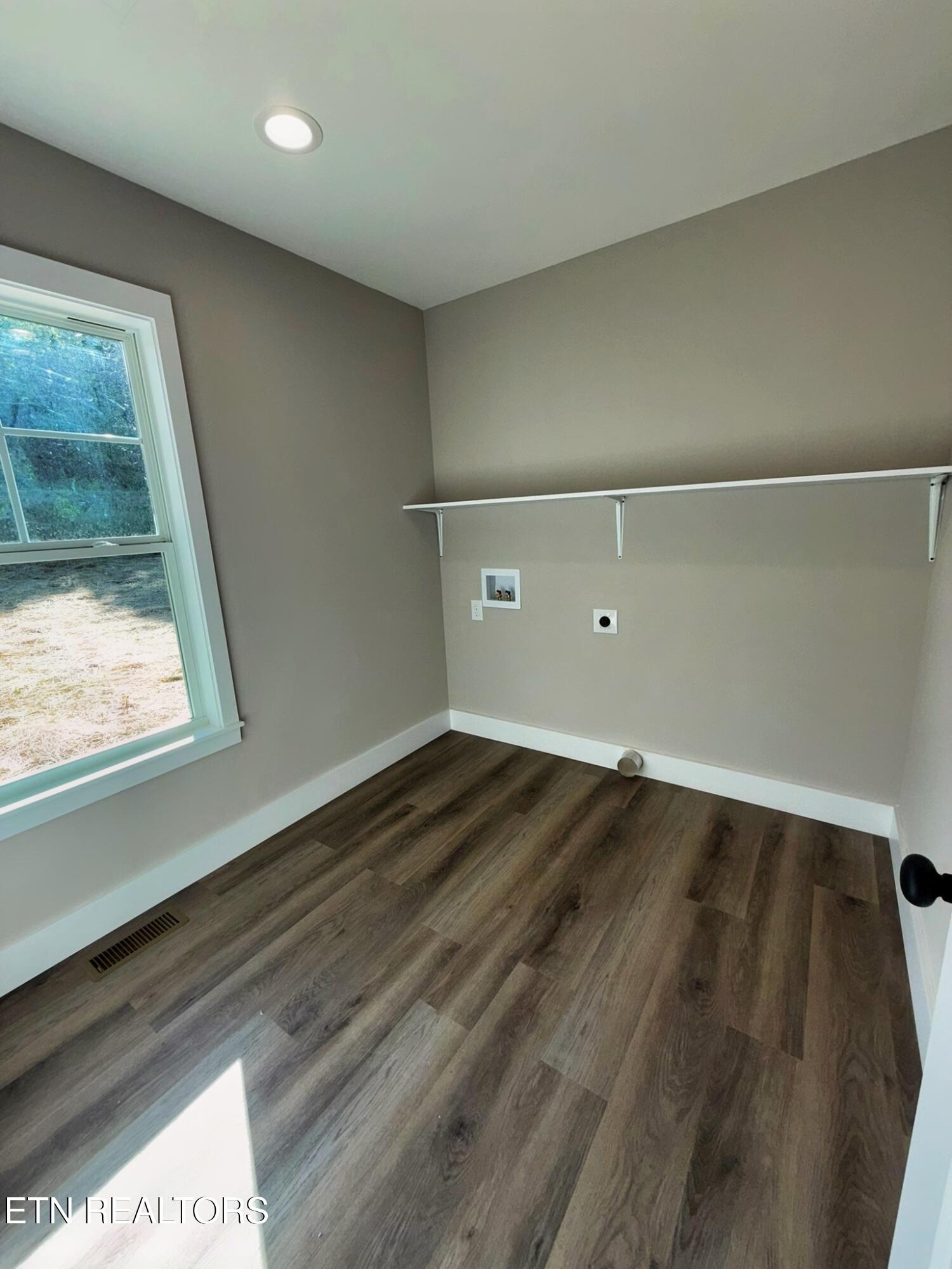 408 Glade Springs Road Lafollette TN 37766