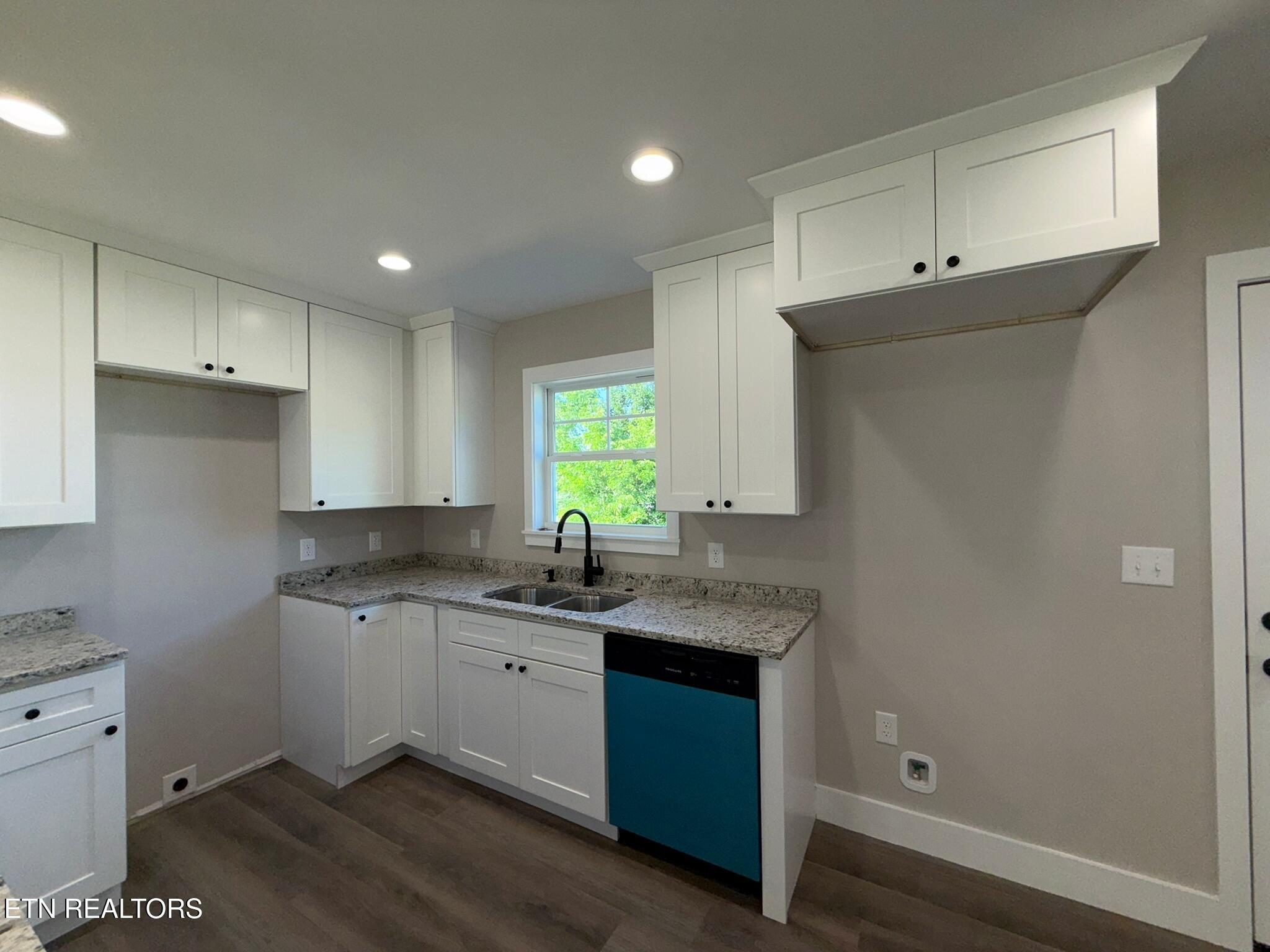 408 Glade Springs Road Lafollette TN 37766